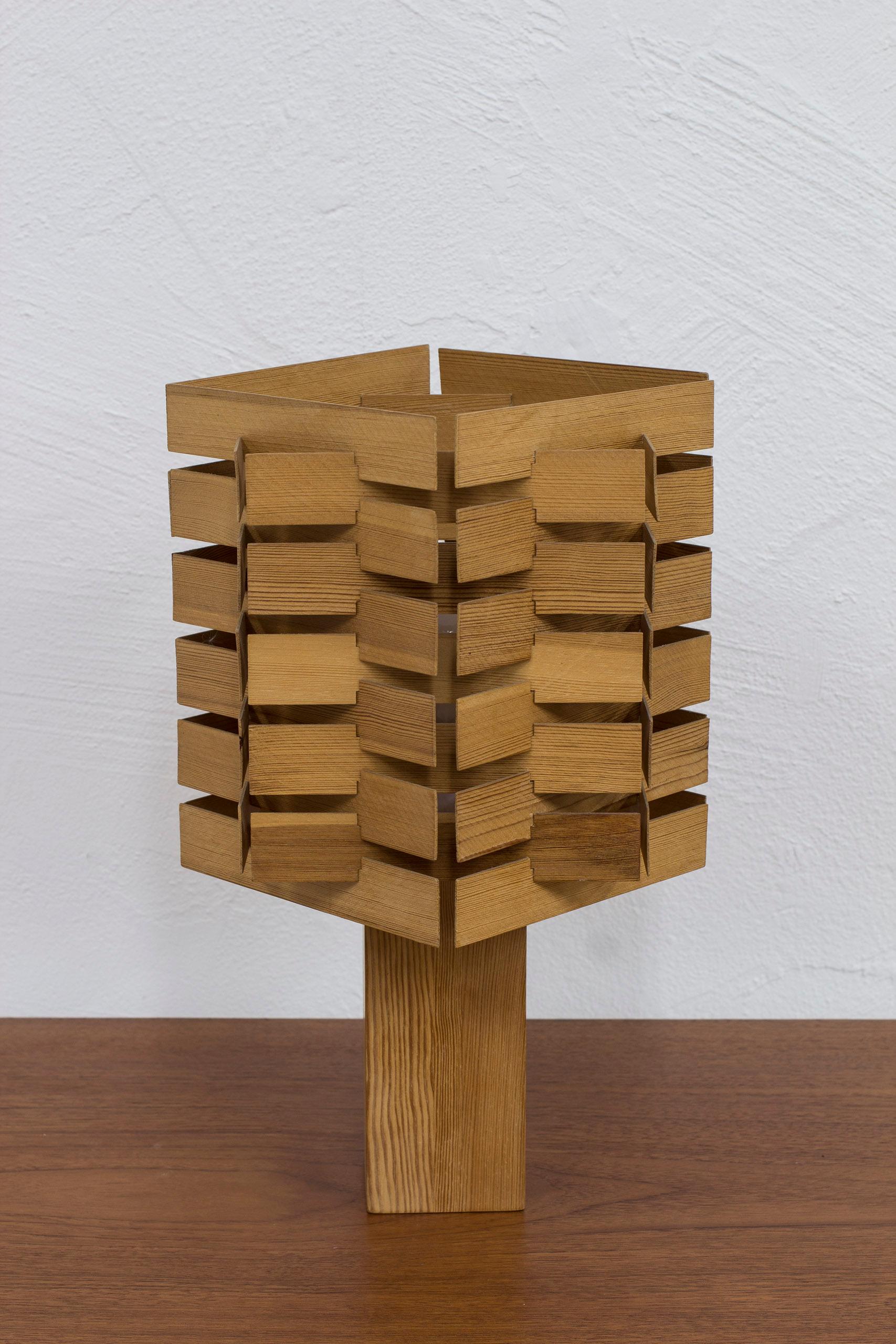 Pine Table lamp attributed to Bengt Lindroos. Sweden, 1960s For Sale 3