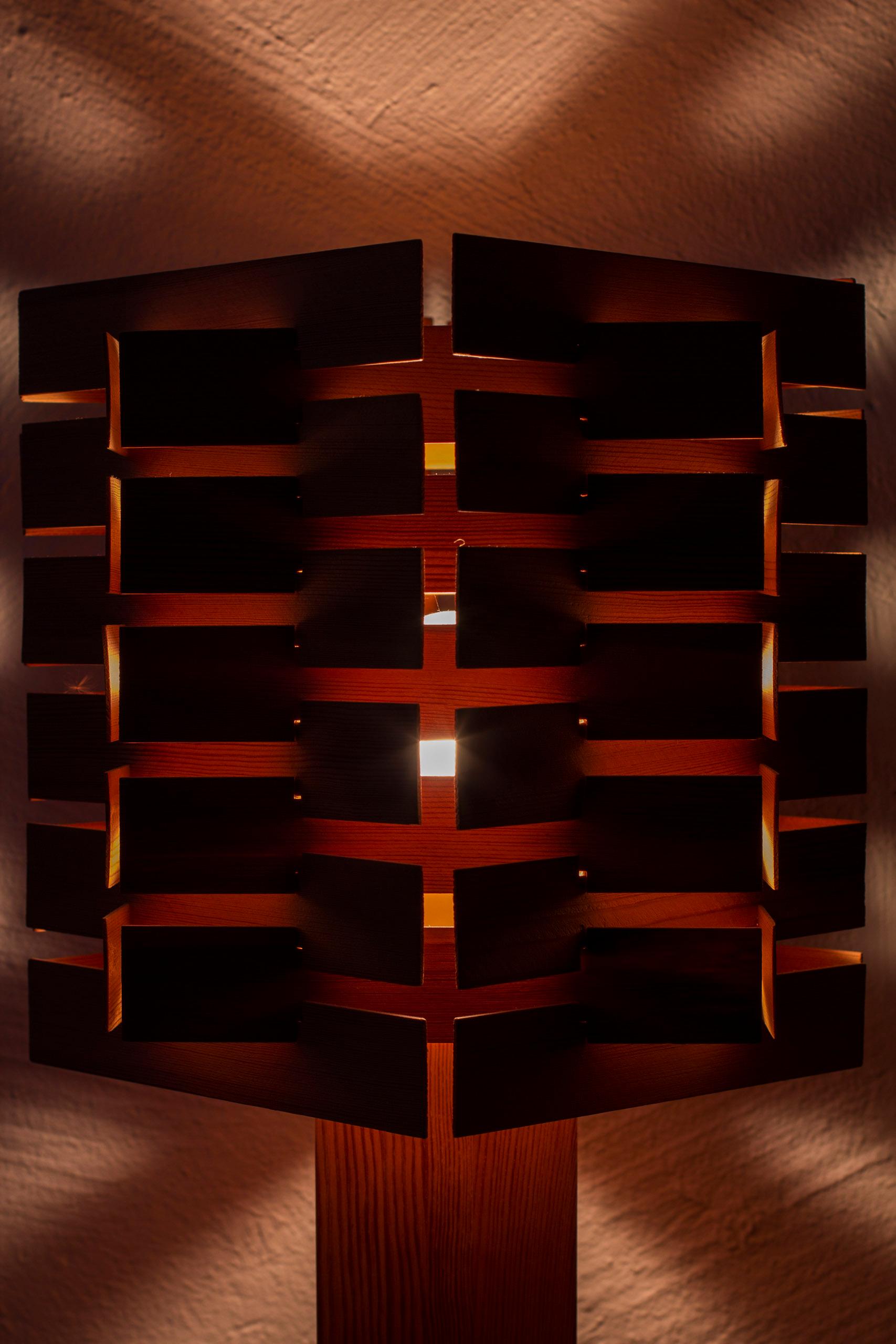 Pine Table lamp attributed to Bengt Lindroos. Sweden, 1960s For Sale 3
