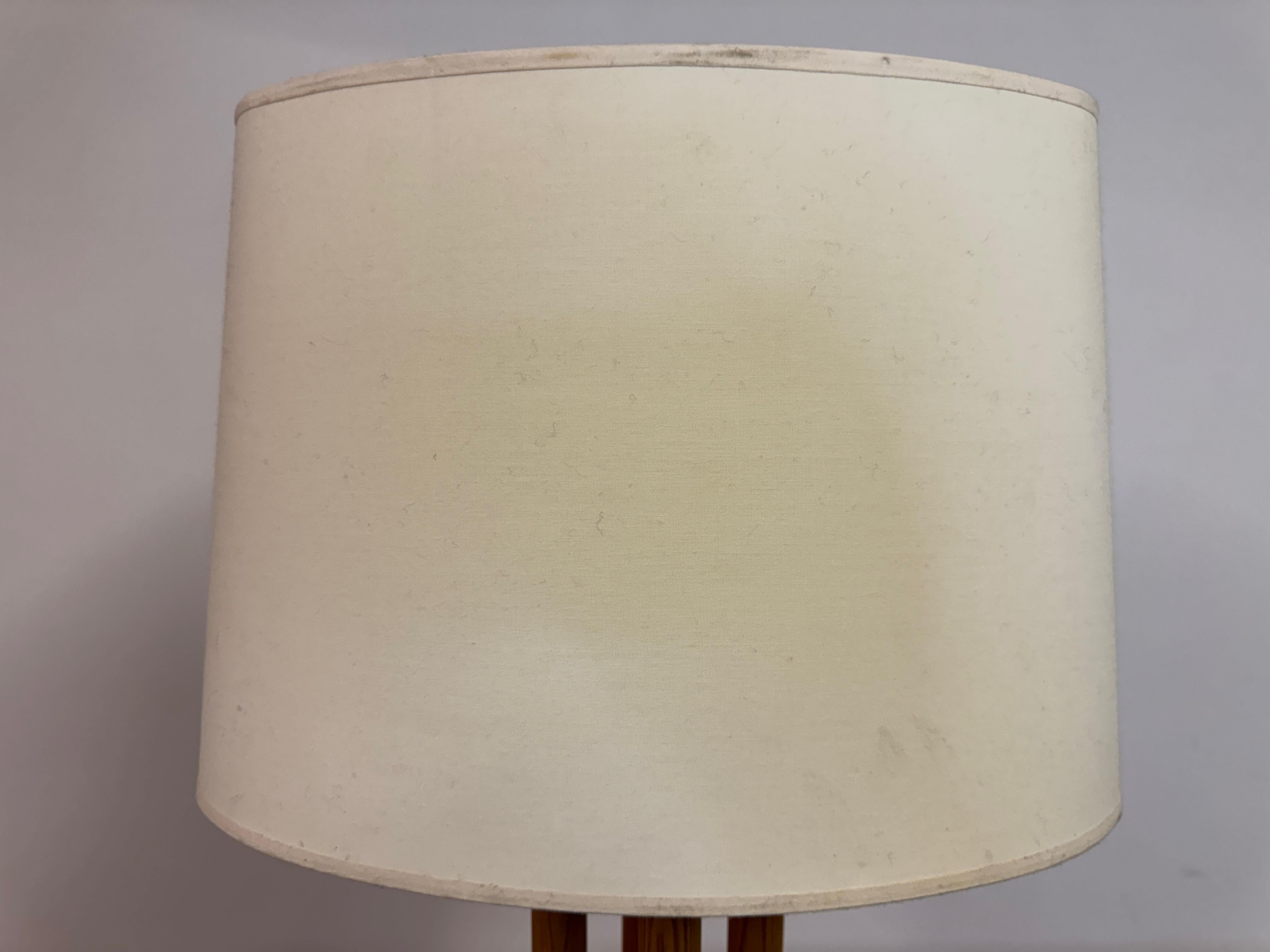 Pine Table Lamp with Rod Base, 1970s–1980s (Kiefernholz) im Angebot