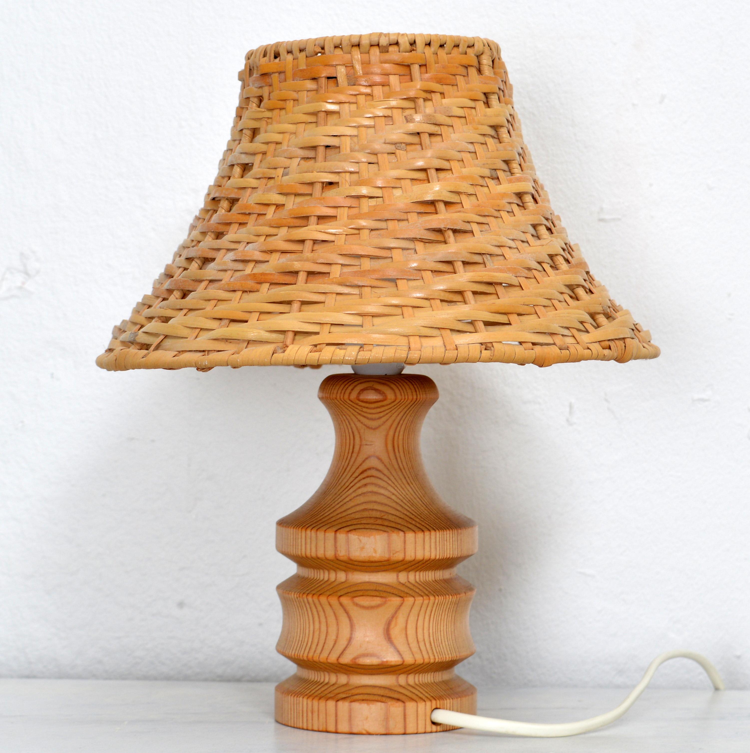 Hand-Woven Pine Table Lamp with Shade in Cane, Sweden 1970s For Sale