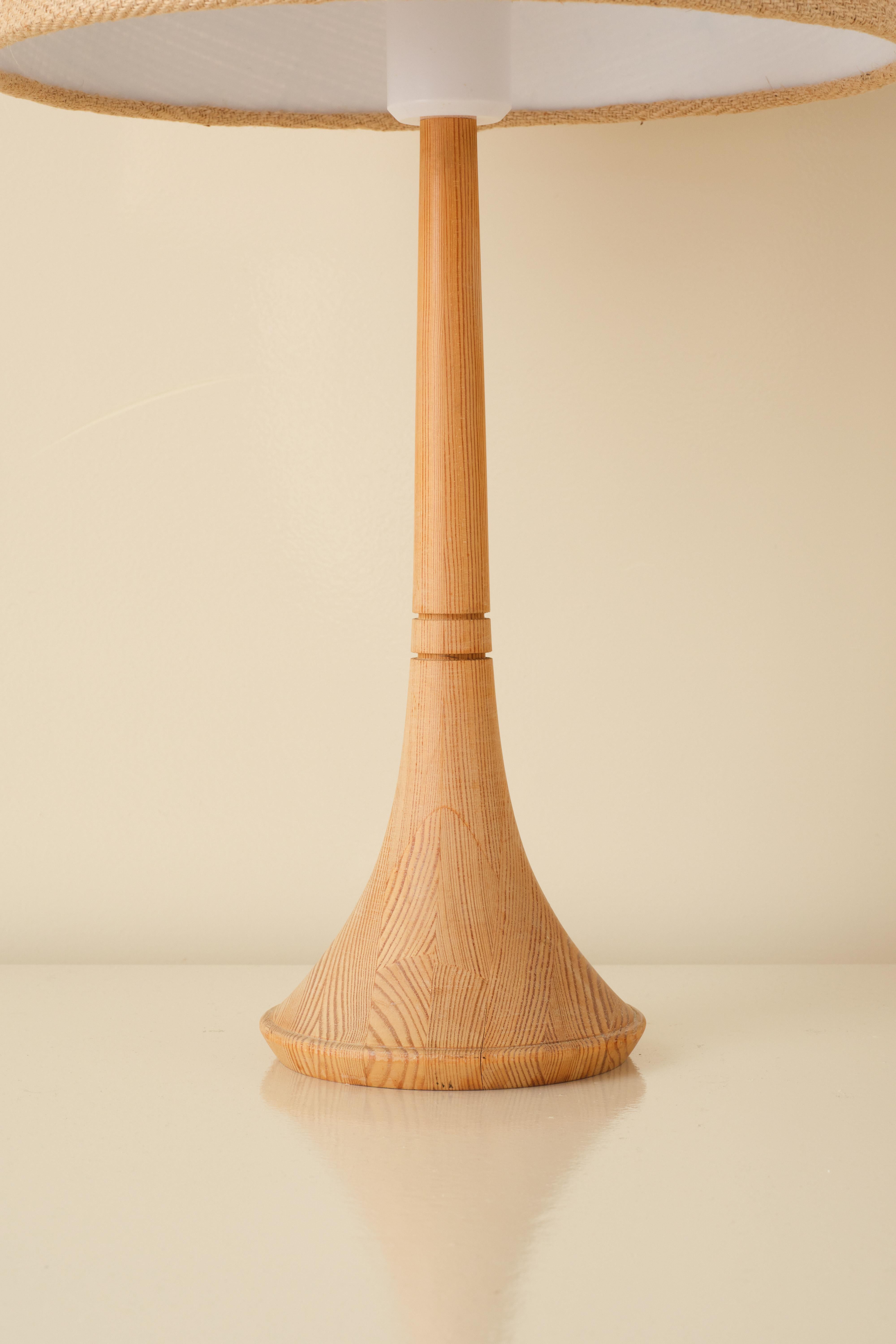 Lampes de table en pin, Suède, années 1970 Bon état - En vente à Stockholm, SE