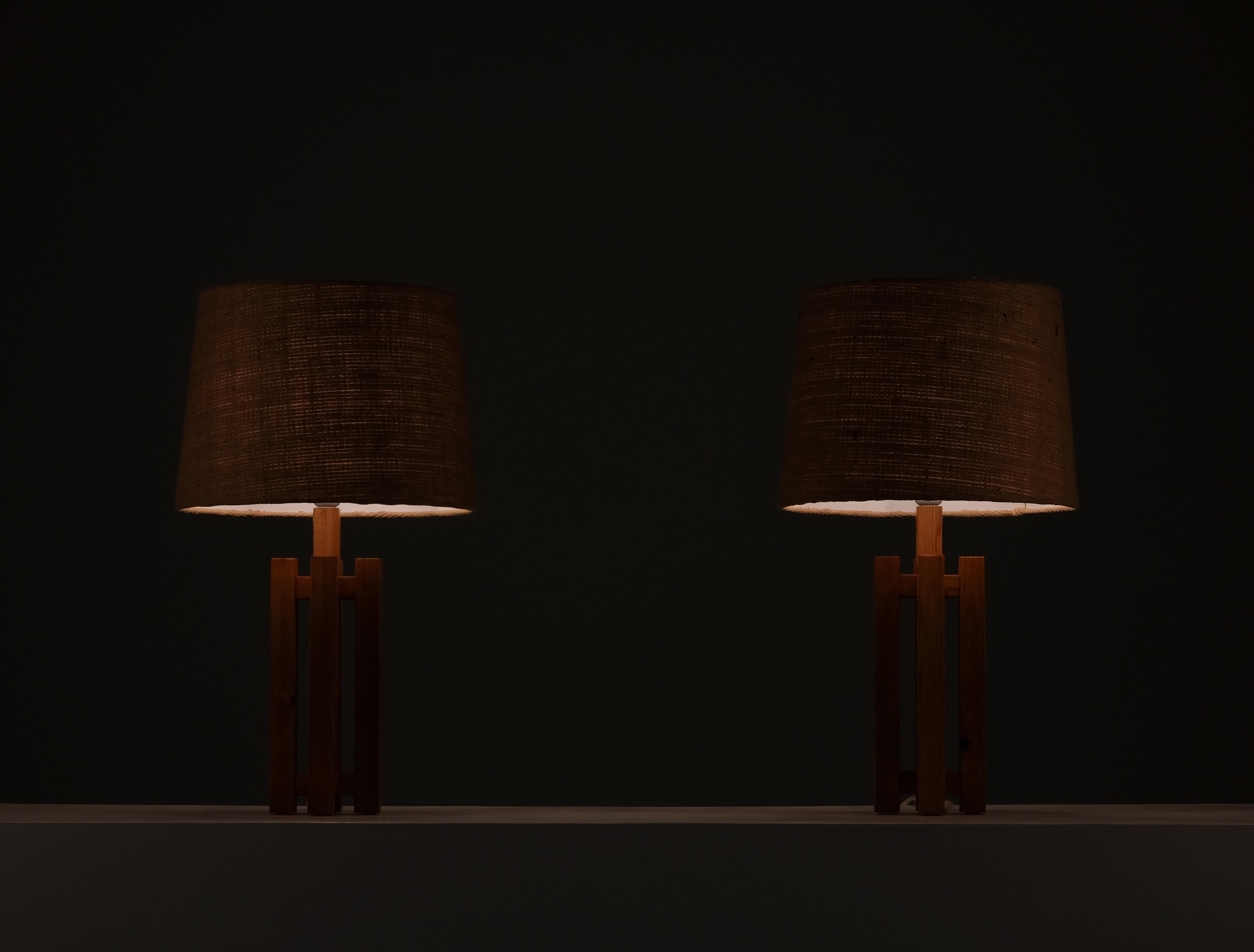 Lampes de table en pin, Suède, années 1970 Bon état - En vente à Stockholm, SE