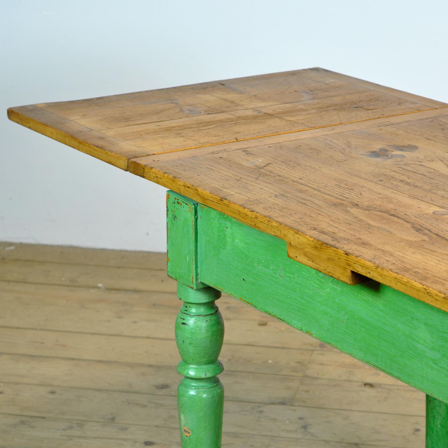 Mid-20th Century Pine Table with Extendable Top, 1930s