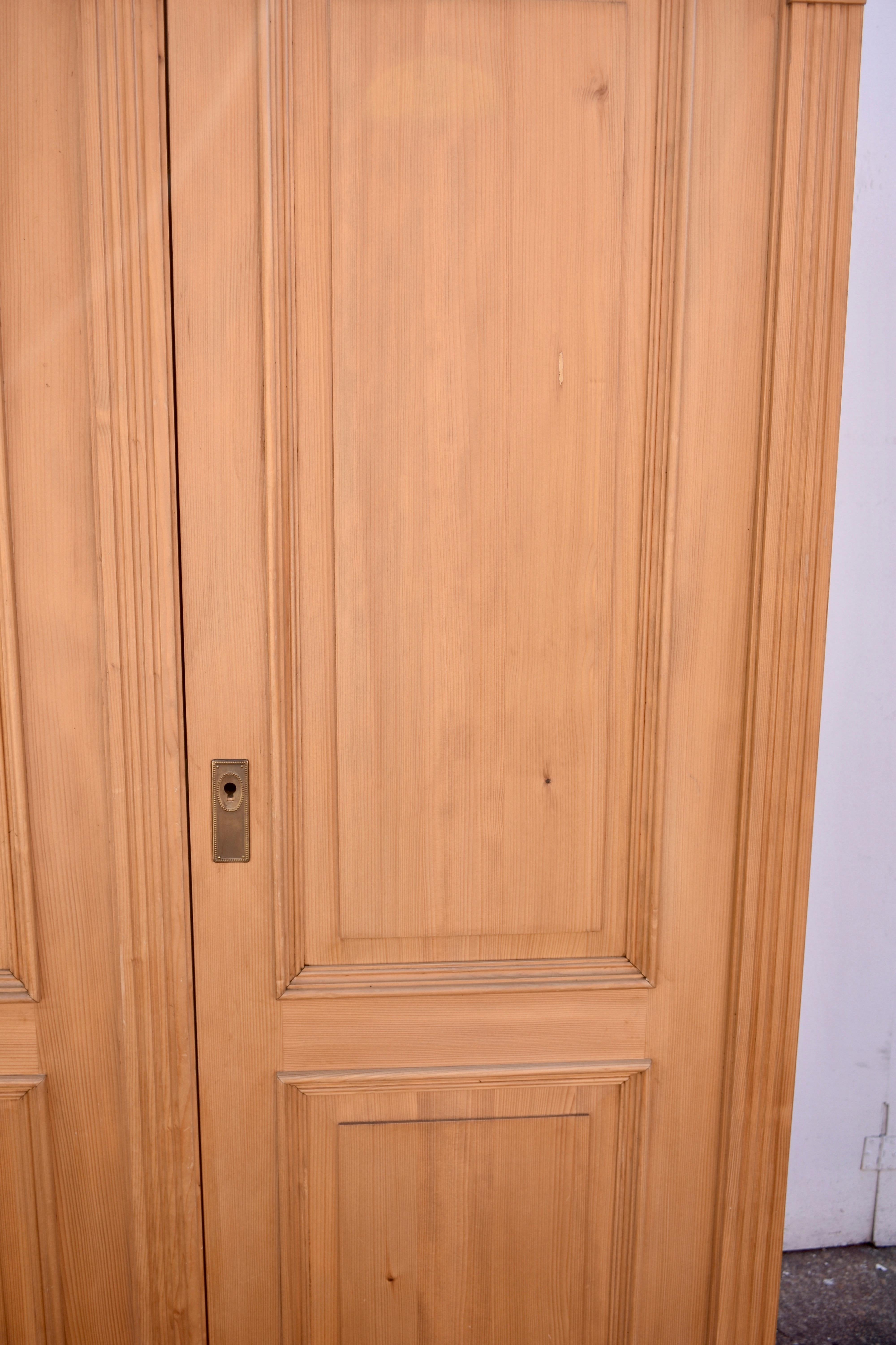 Pine Three Door Knock-Down Armoire, Reproduction, Netherlands In Good Condition In Baltimore, MD