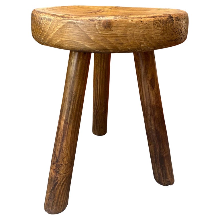 Hocker Action Dreibein-Hocker aus Kiefernholz von Charlotte Perriand – Les Arcs im ...