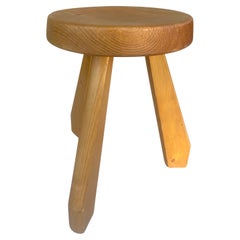 Dreibein-Hocker aus Kiefernholz von Charlotte Perriand, Les Arcs