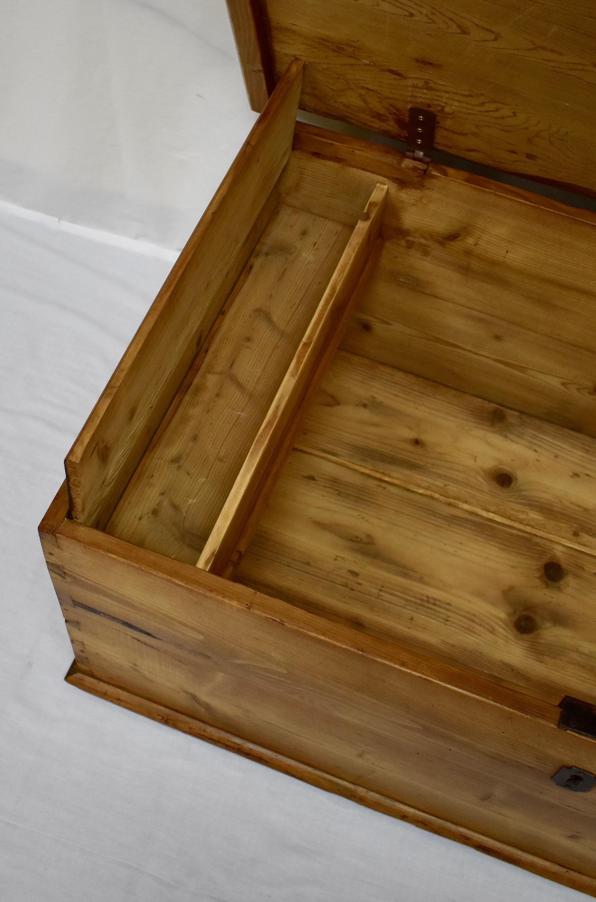 Pine Trunk or Blanket chest 4