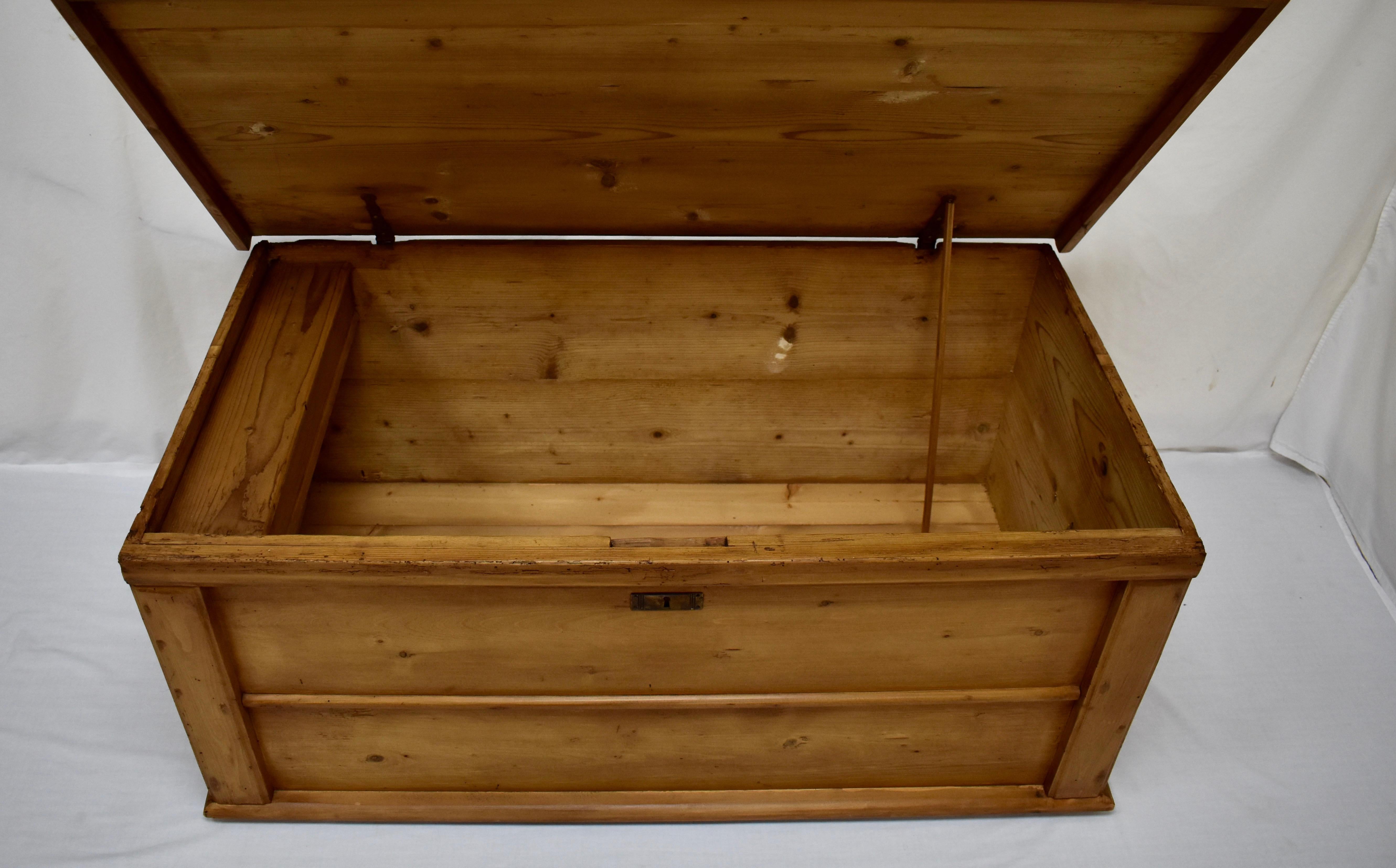Pine Trunk or Blanket Chest 4