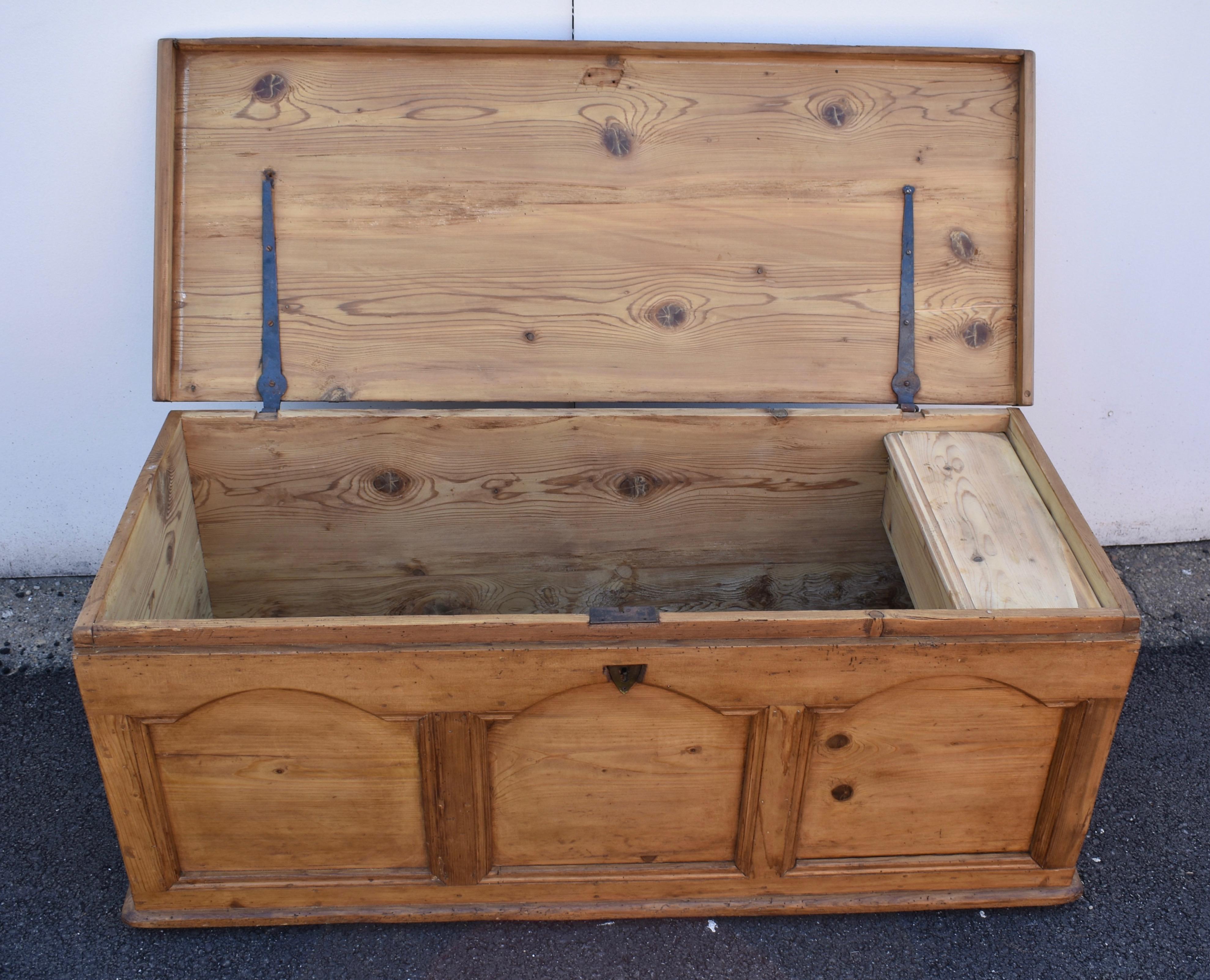 Pine Trunk or Blanket Chest 1