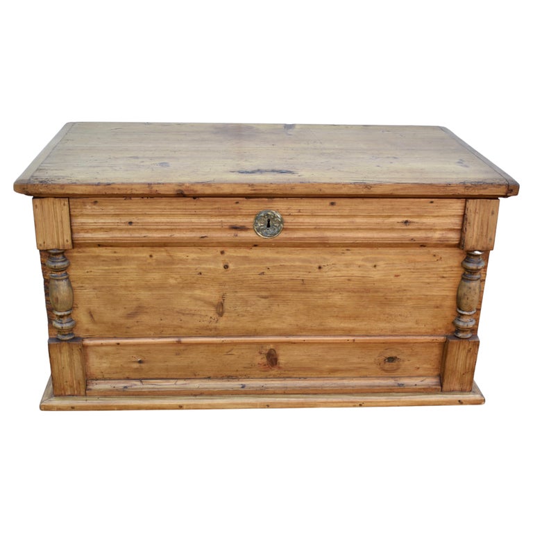 Pine Trunk or Blanket Chest For Sale at 1stDibs