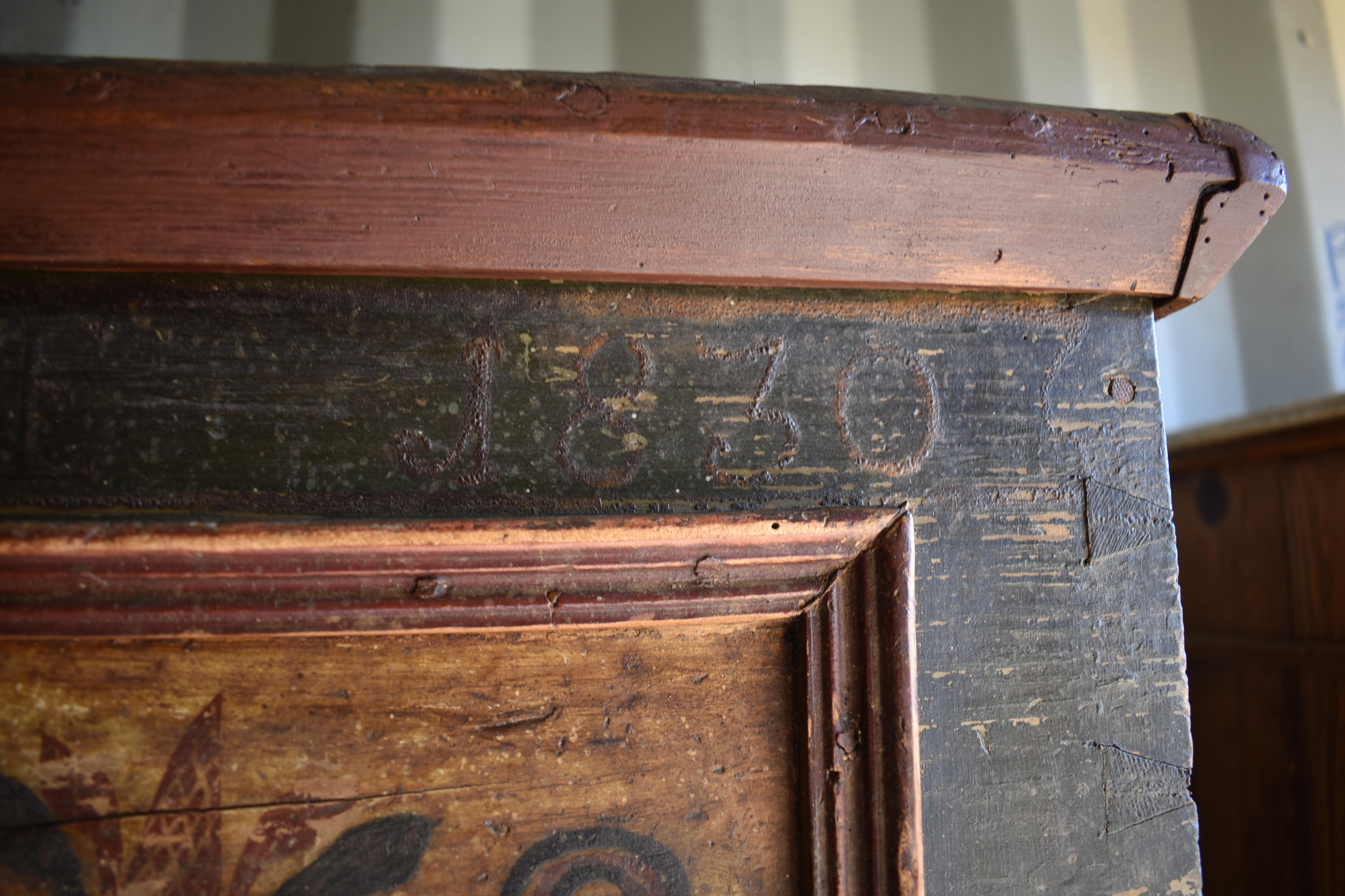 Pine Trunk or Blanket Chest in Original Decorative Paint For Sale 5