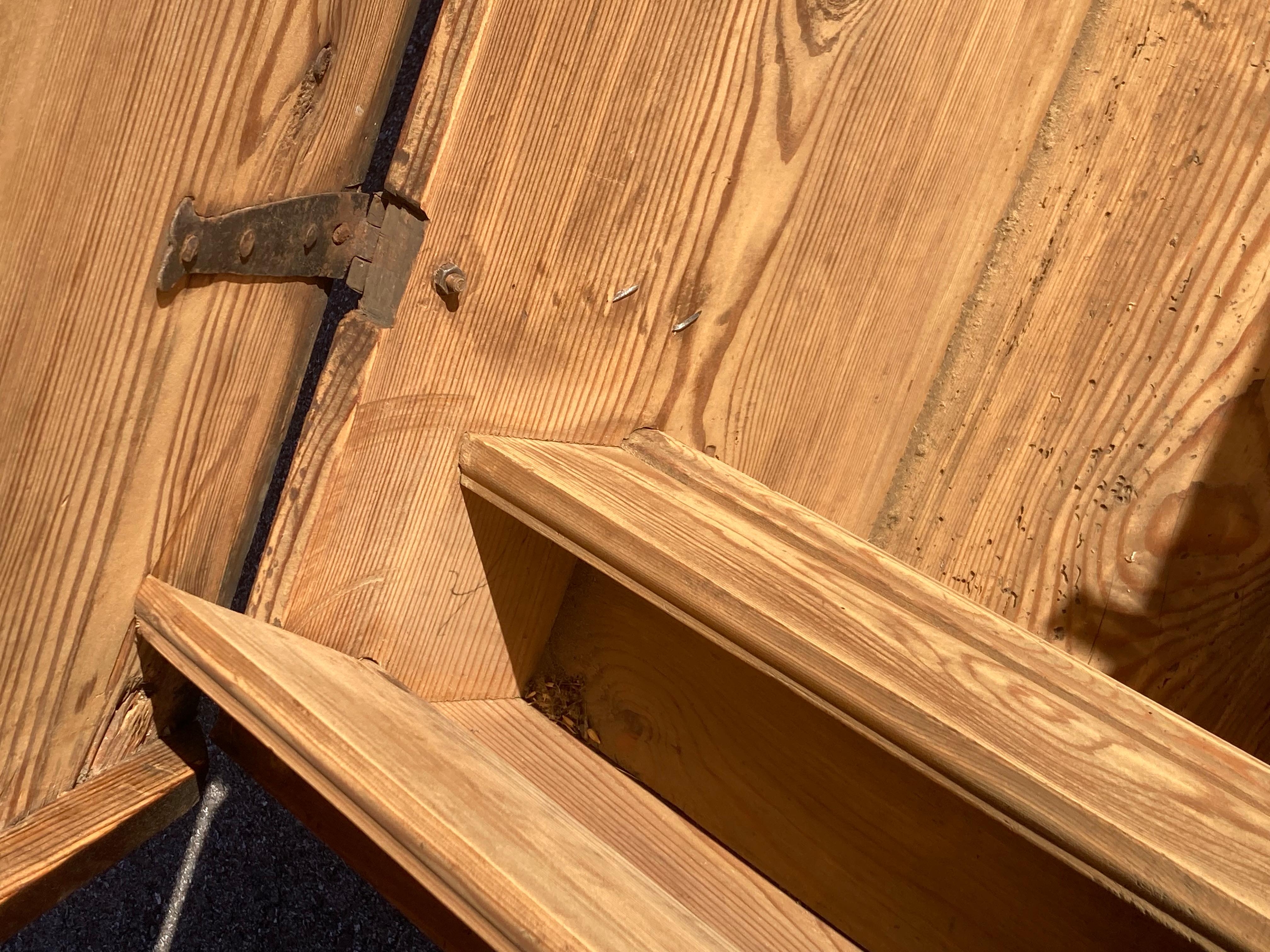 Pine Trunk or Blanket Chest in Original Decorative Paint im Angebot 5