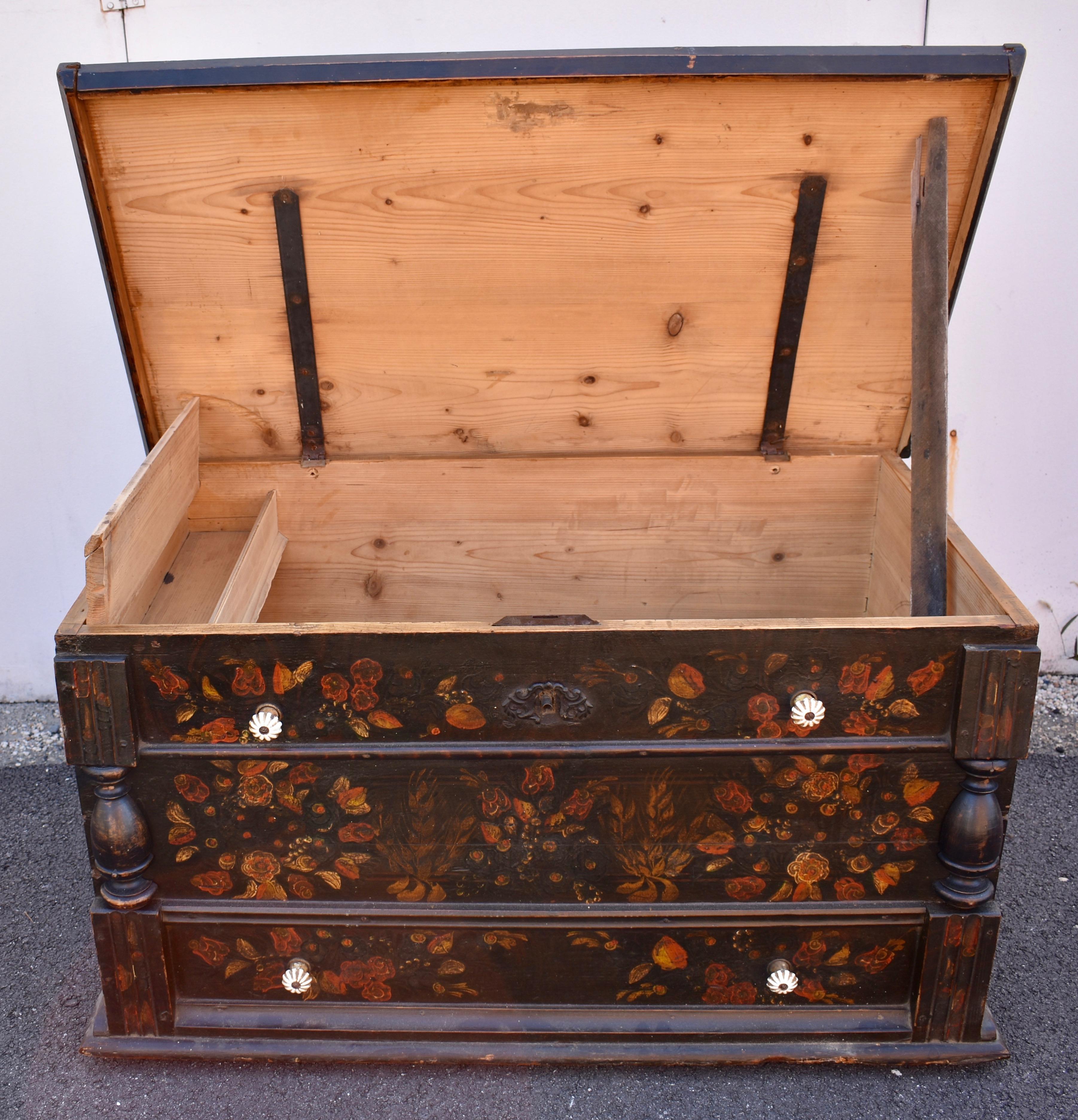 Pine Trunk or Blanket Chest in Original Decorative Paint 12