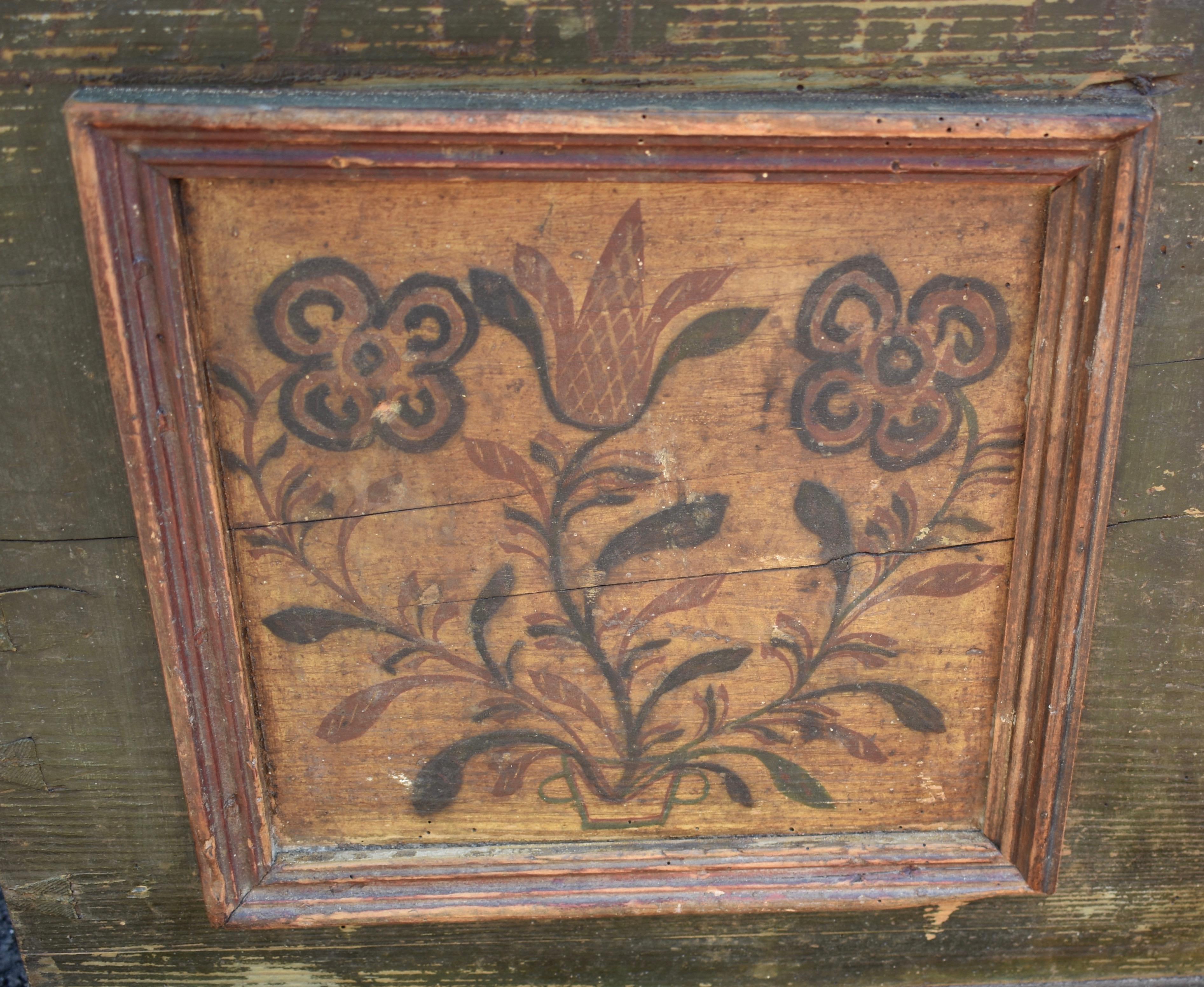 Pine Trunk or Blanket Chest in Original Decorative Paint For Sale 1