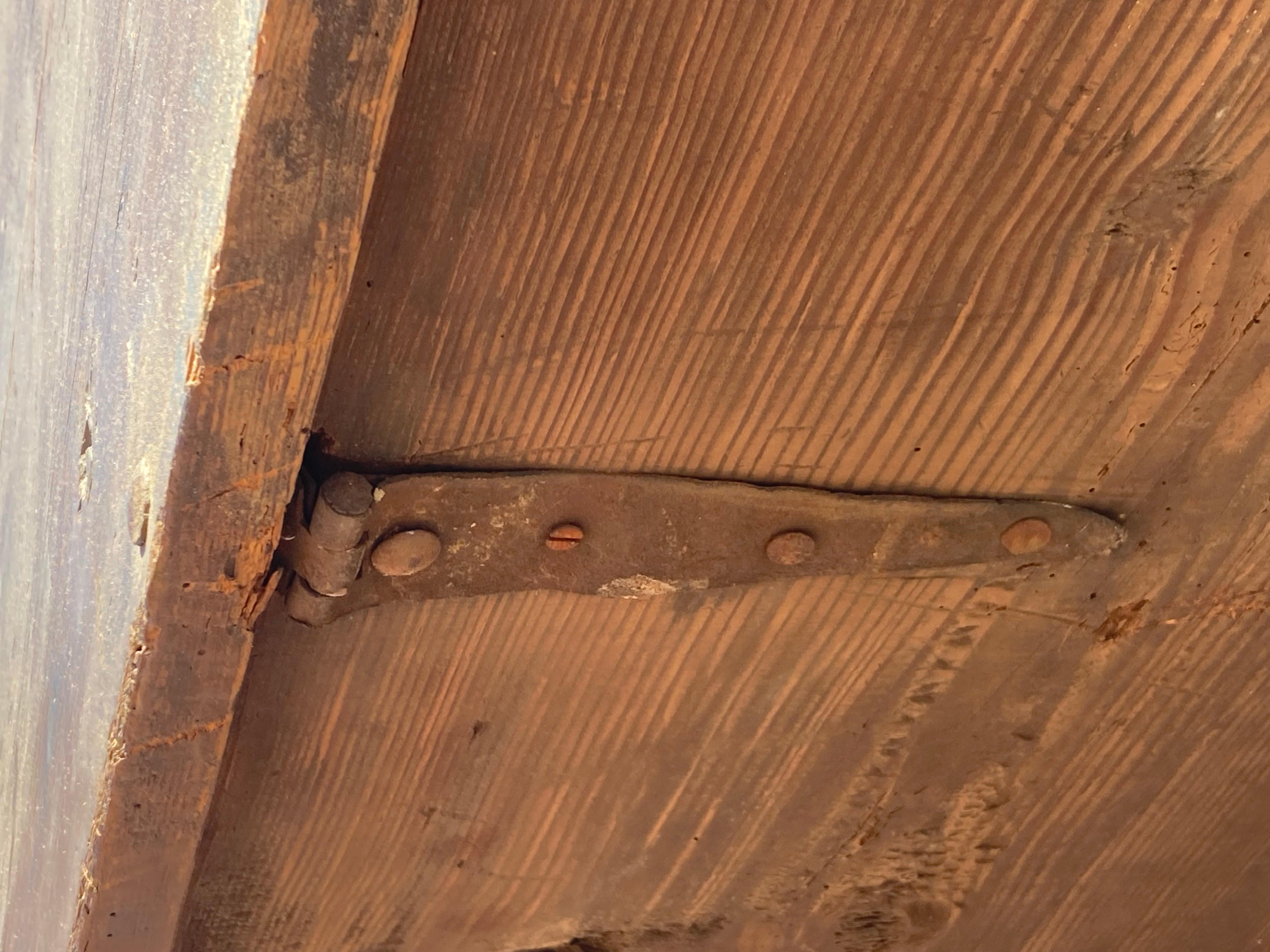 Pine Trunk or Blanket Chest in Original Decorative Paint im Angebot 1