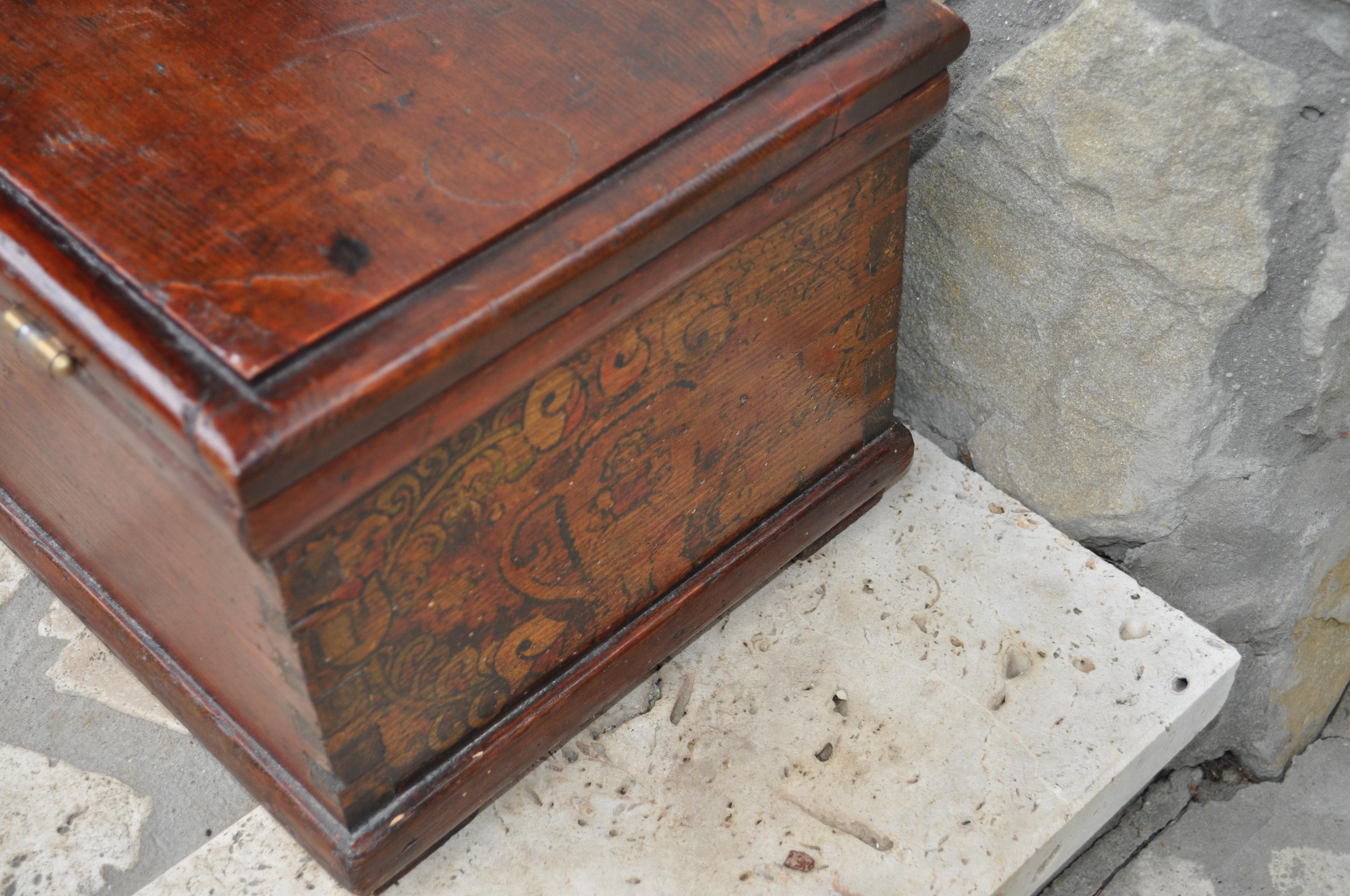 Pine Trunk or Blanket Chest in Original Paint For Sale 2