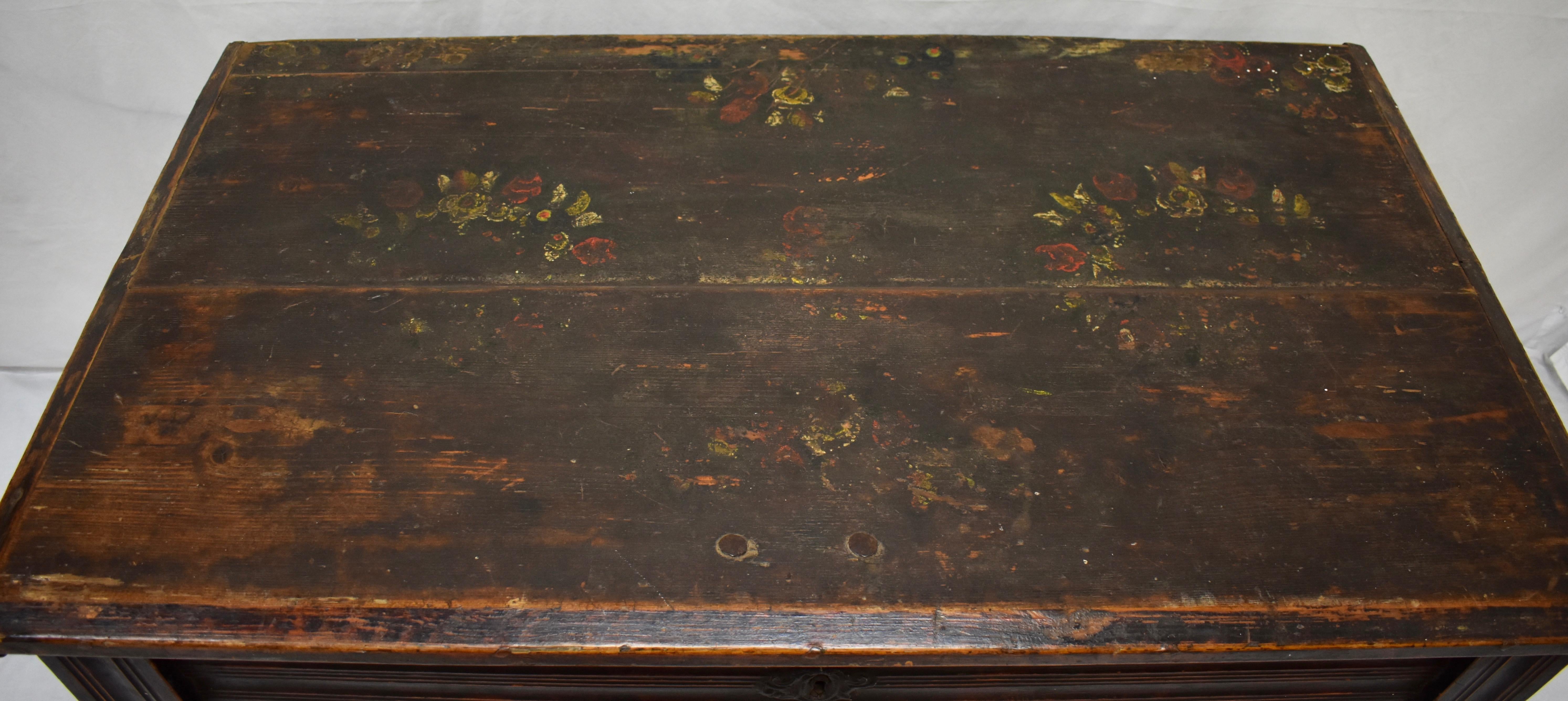 Pine Trunk or Blanket Chest in Original Paint 7