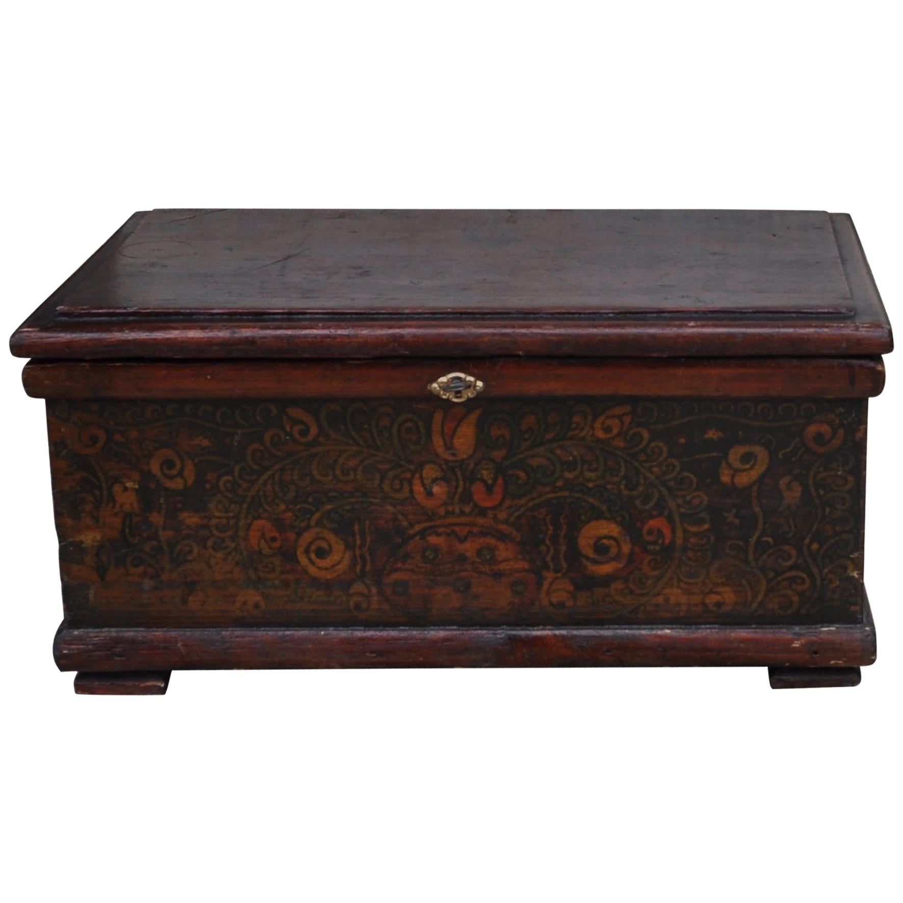 Pine Trunk or Blanket Chest in Original Paint For Sale