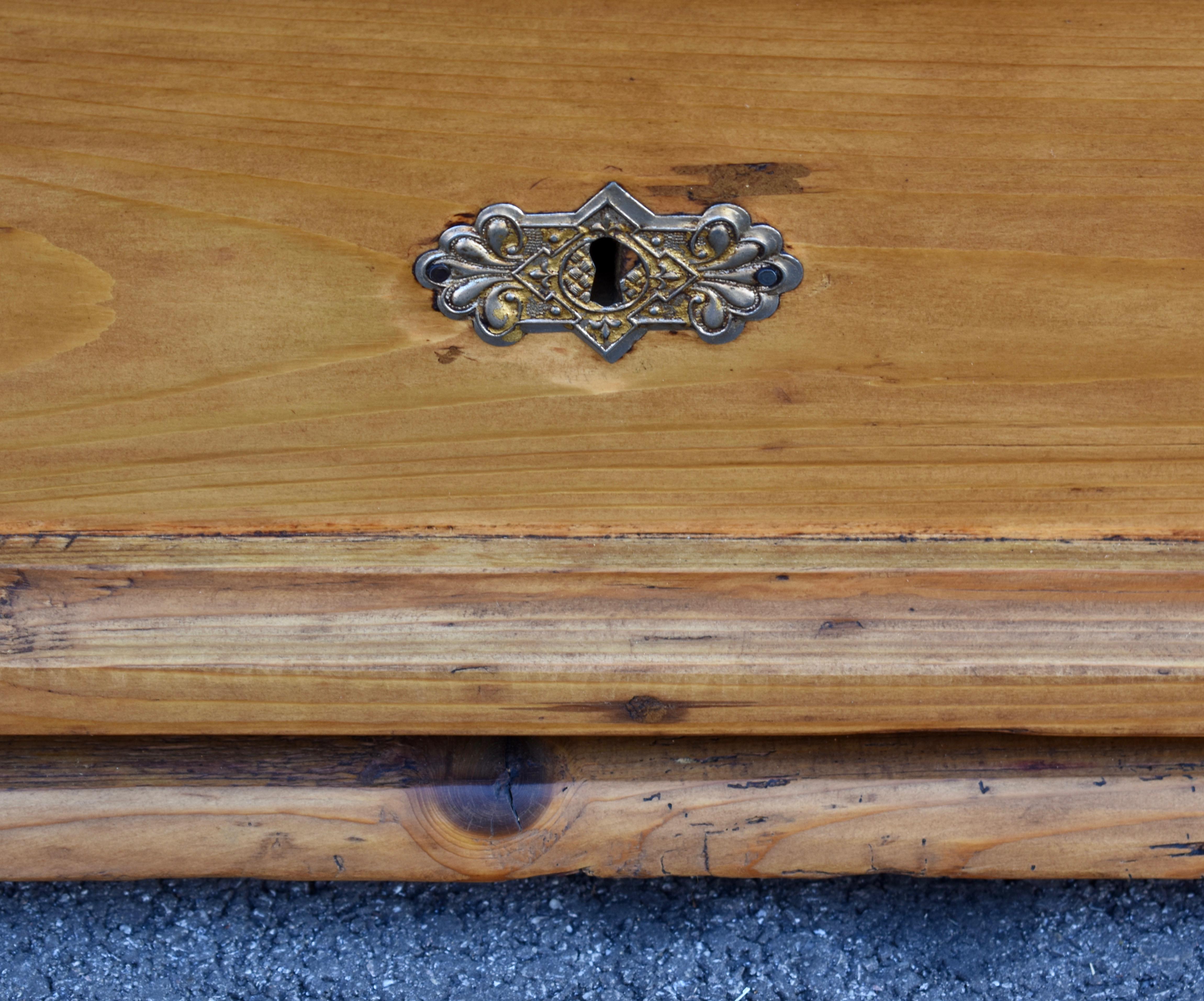 Pine Trunk or Mule Chest For Sale 7