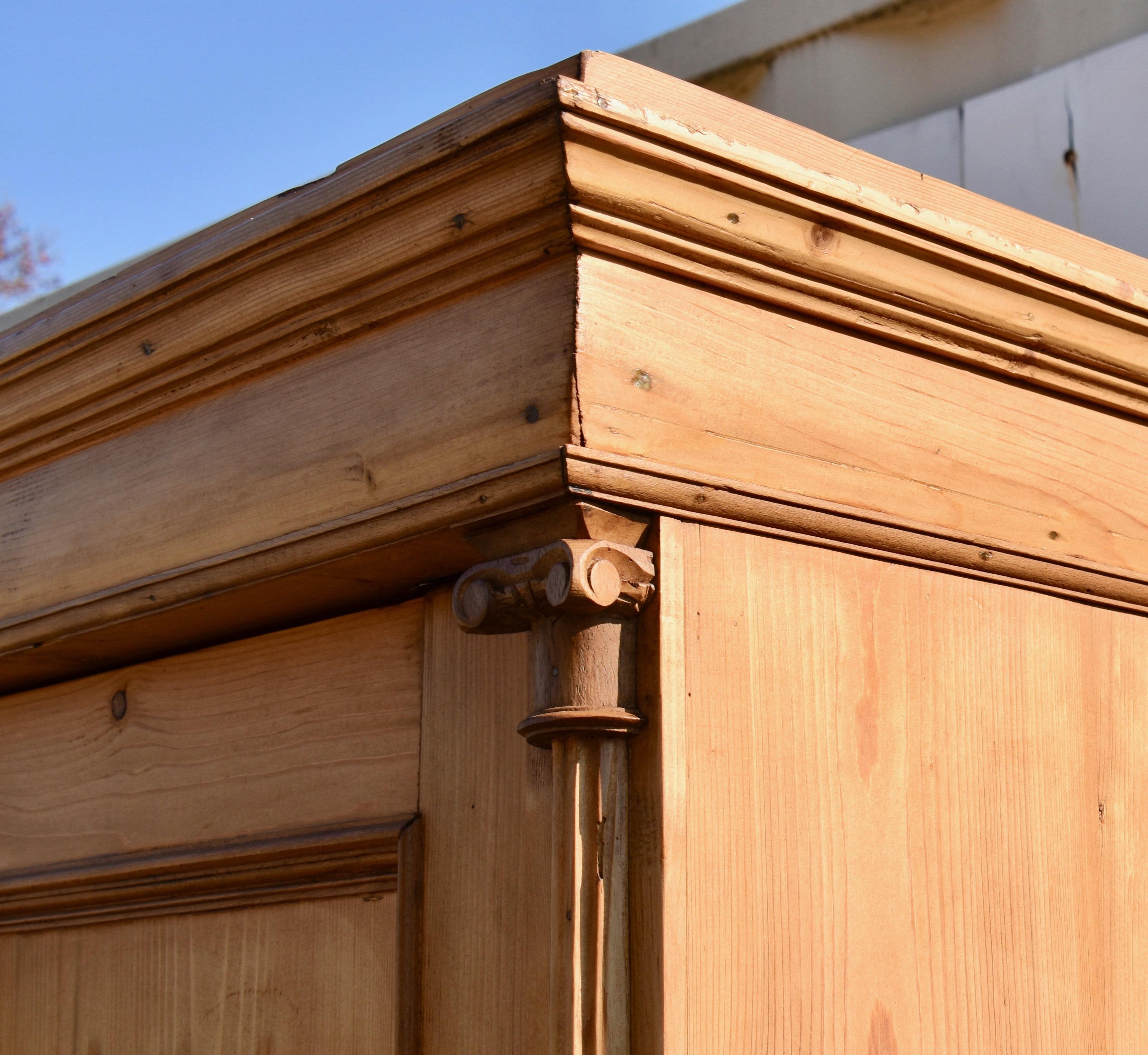 Kiefernholz Zweitüriger Kleiderschrank im Angebot 7