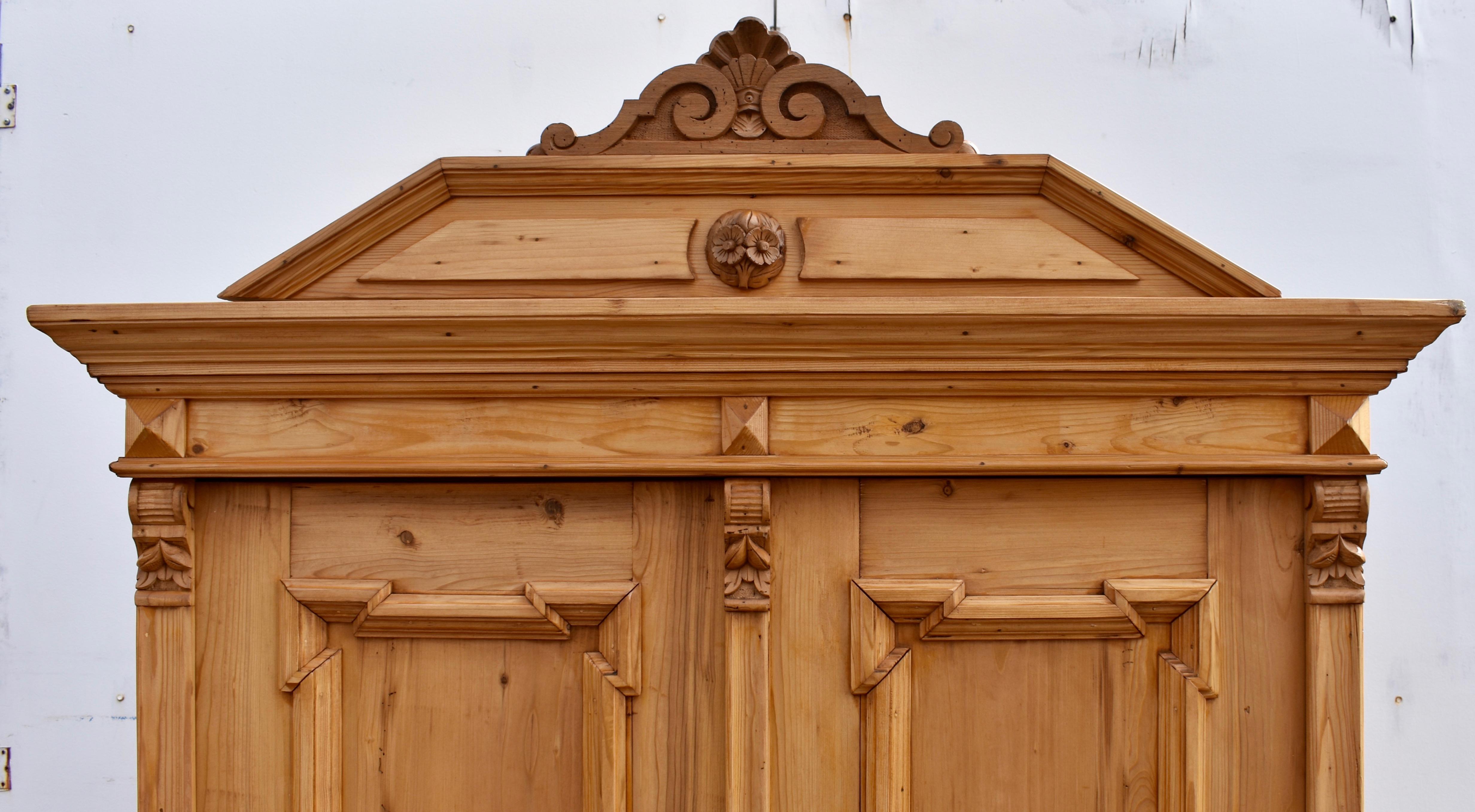 Armoire a due ante in pino con cartiglio rimovibile in vendita 4