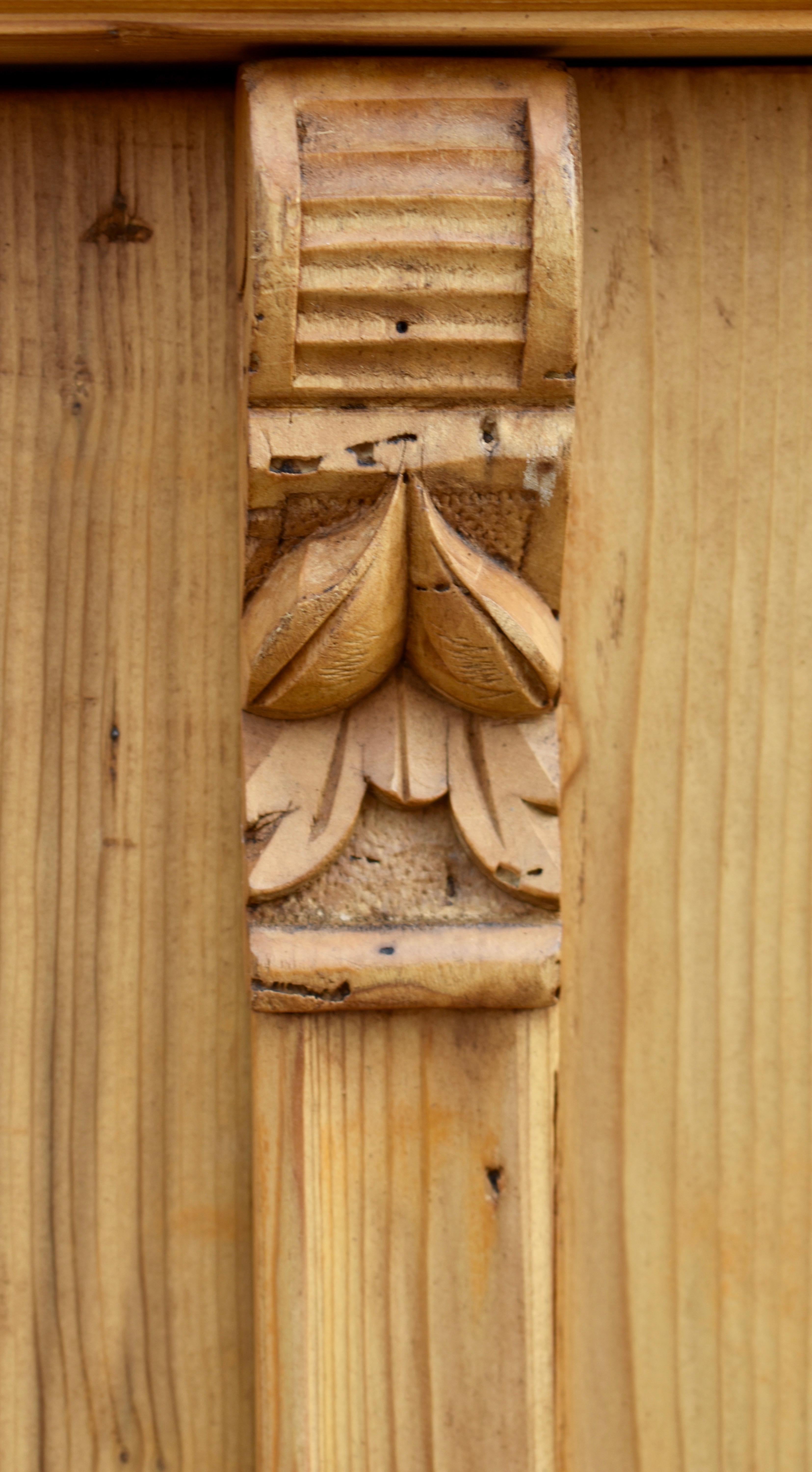 Armoire a due ante in pino con cartiglio rimovibile in vendita 5