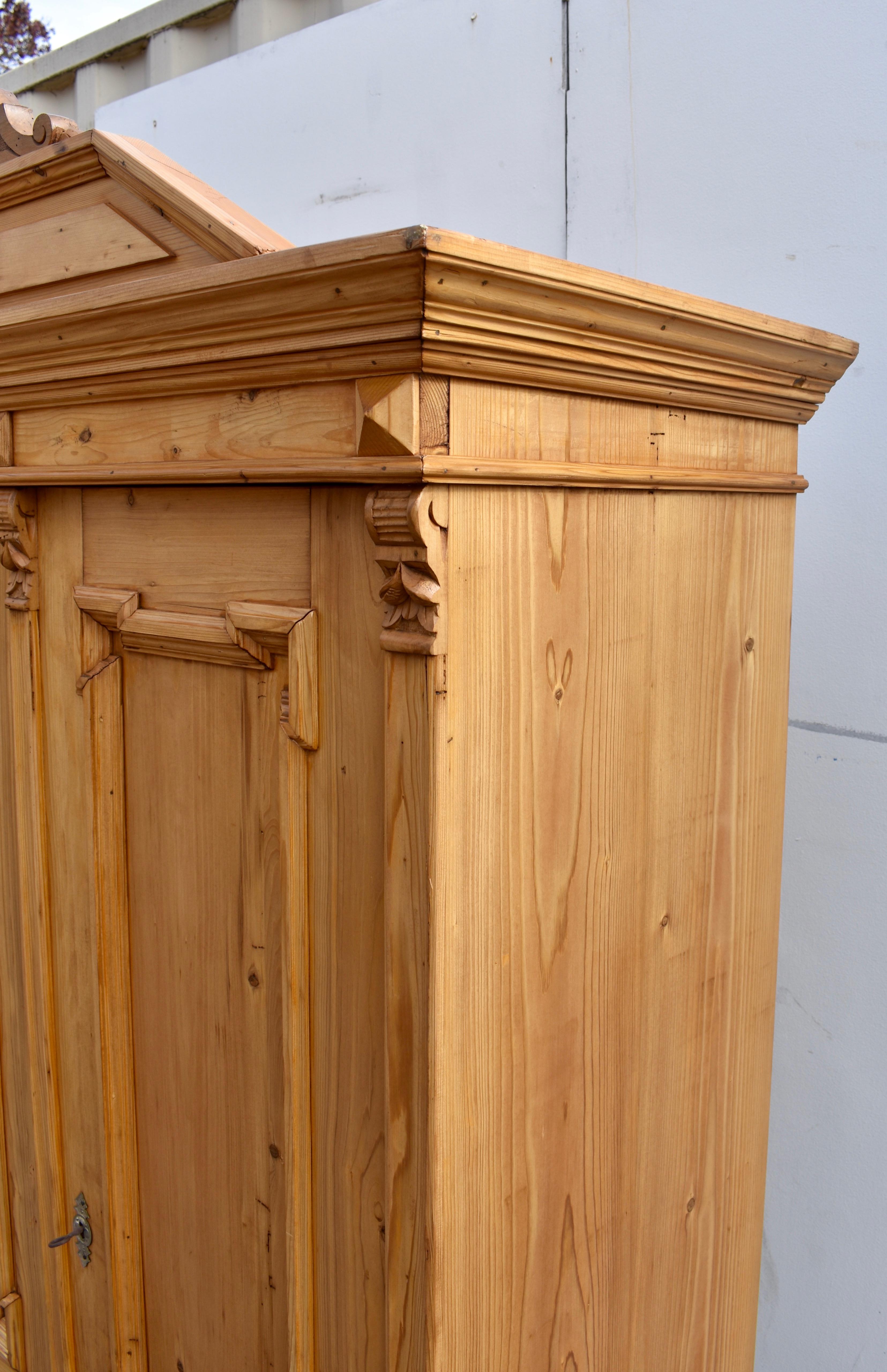 Armoire a due ante in pino con cartiglio rimovibile in vendita 7