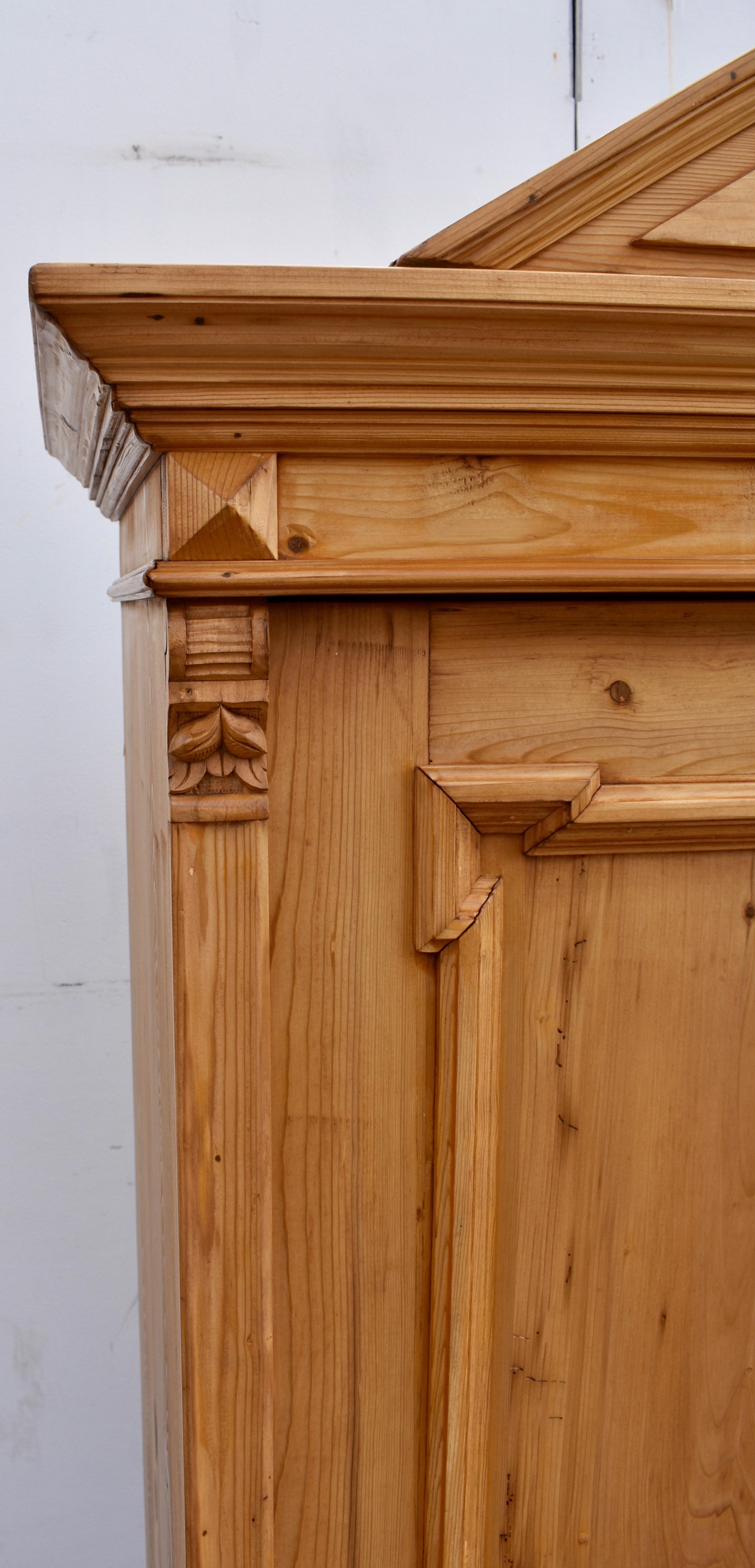Armoire a due ante in pino con cartiglio rimovibile in vendita 10