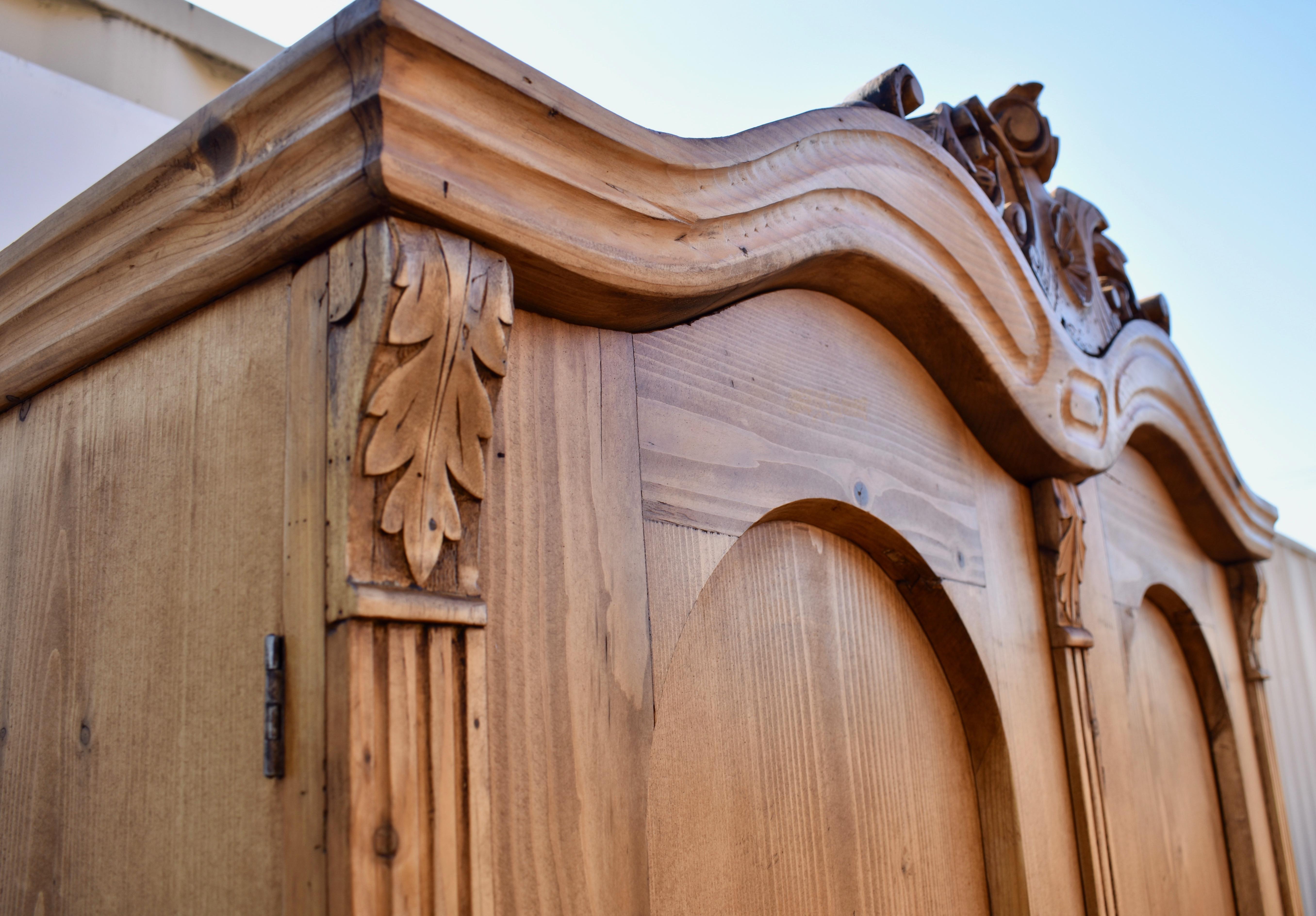 Armoire in pino a due ante con doppio piano Bonnet in vendita 2