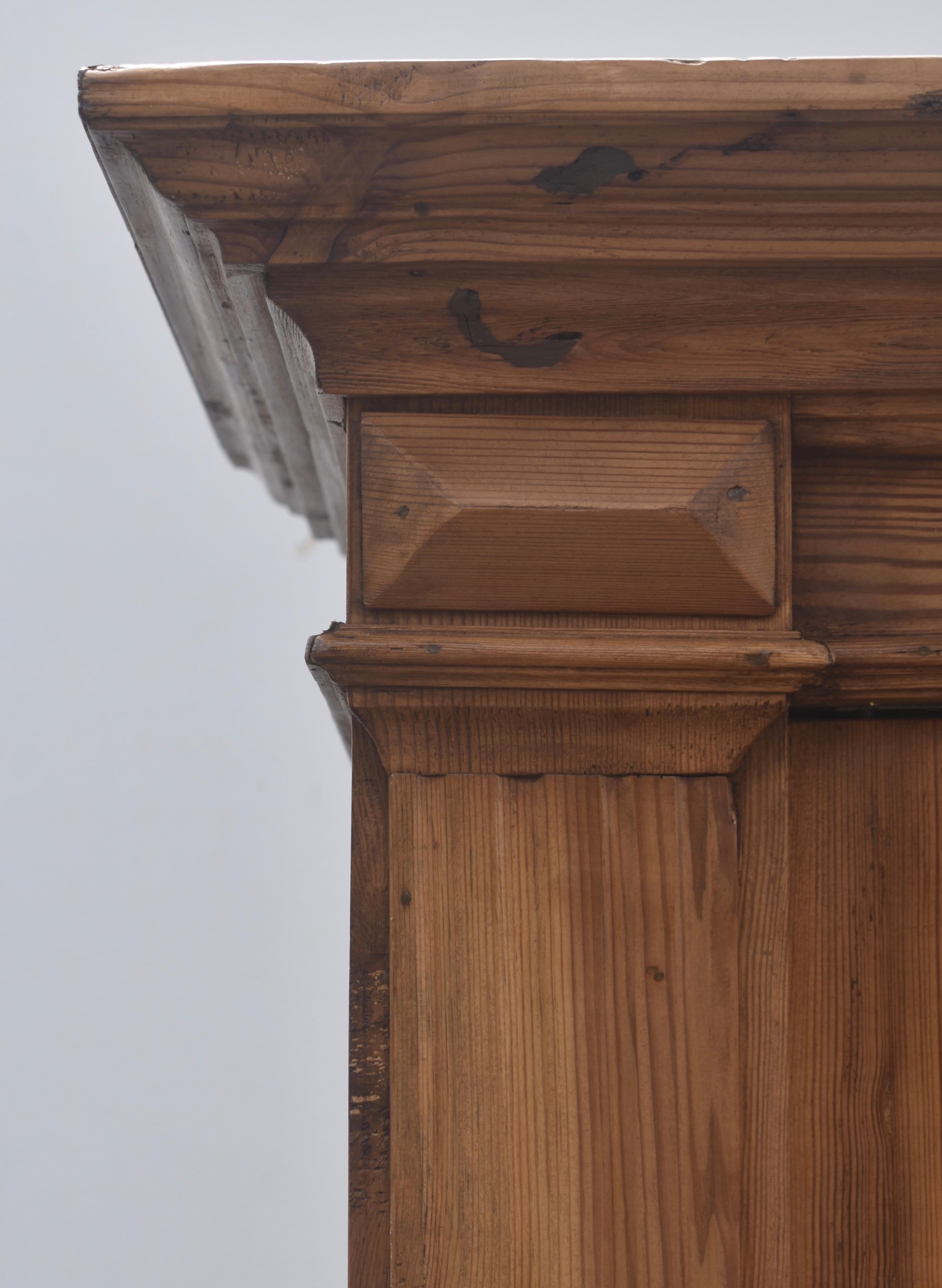 Armoire a due ante in pino in vendita 4