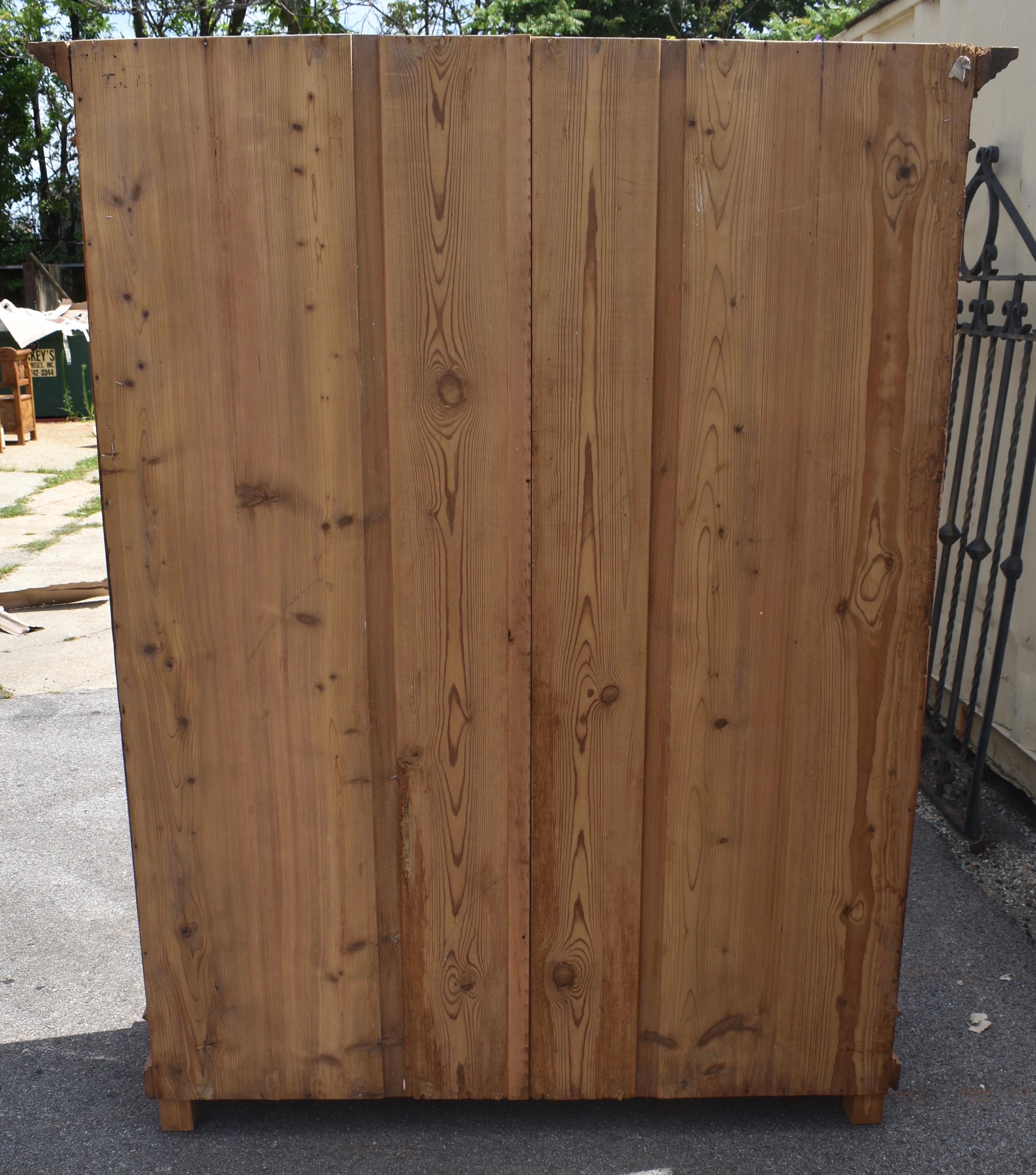 Armoire a due ante in pino in vendita 12