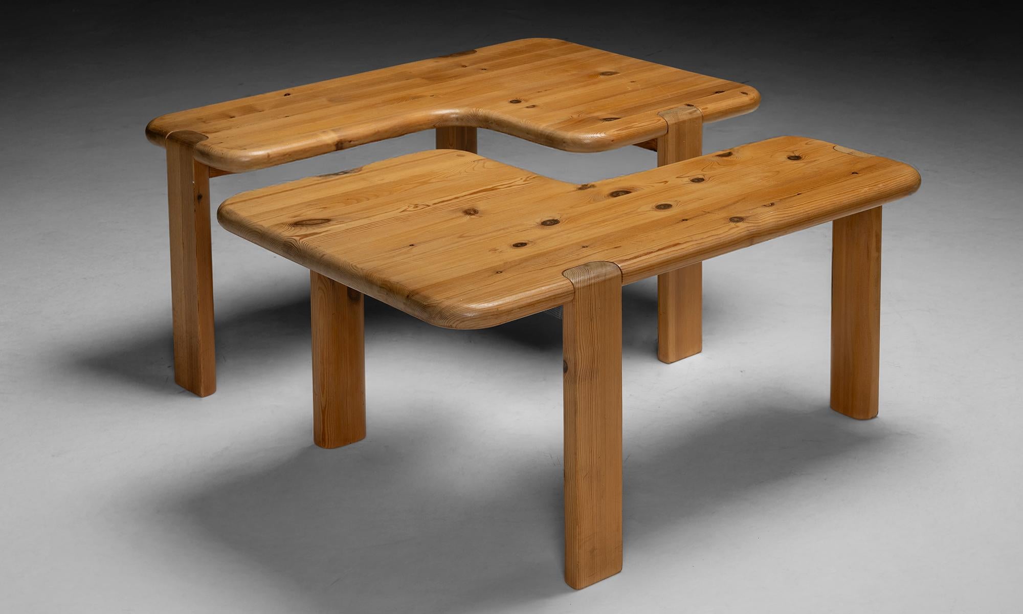 England, 1970
Pine coffee table in two pieces, can be assembled in various positions.
59