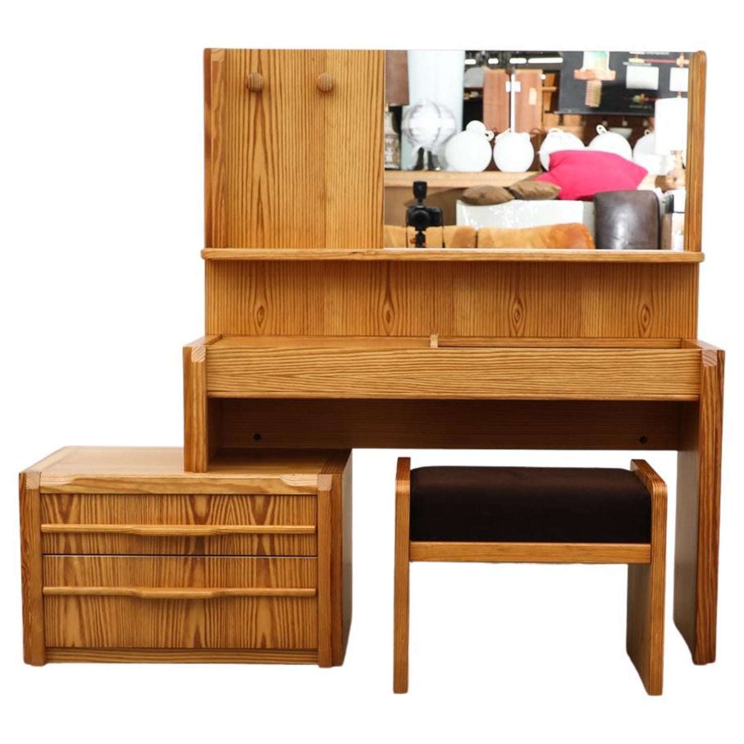 Dilly Dally' Modular Vanity Table and Chair at 1stDibs