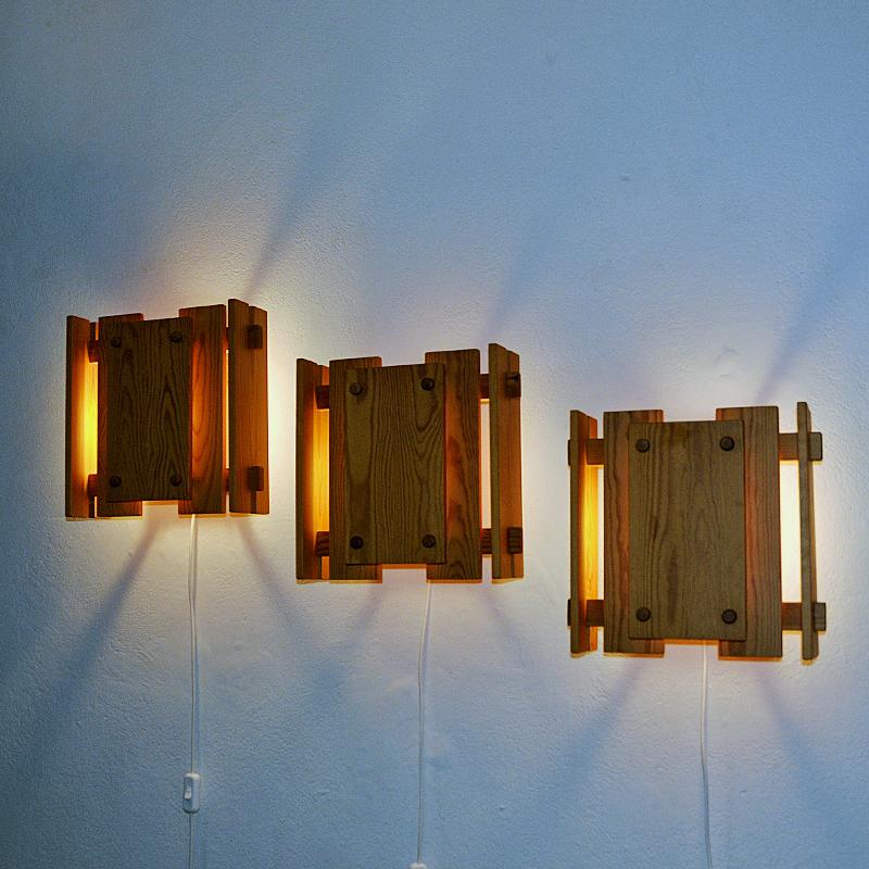 Pine wall lamps set of three by Gunnar Næss for Høvik Verk, Norway 1970s In Good Condition In Stockholm, SE