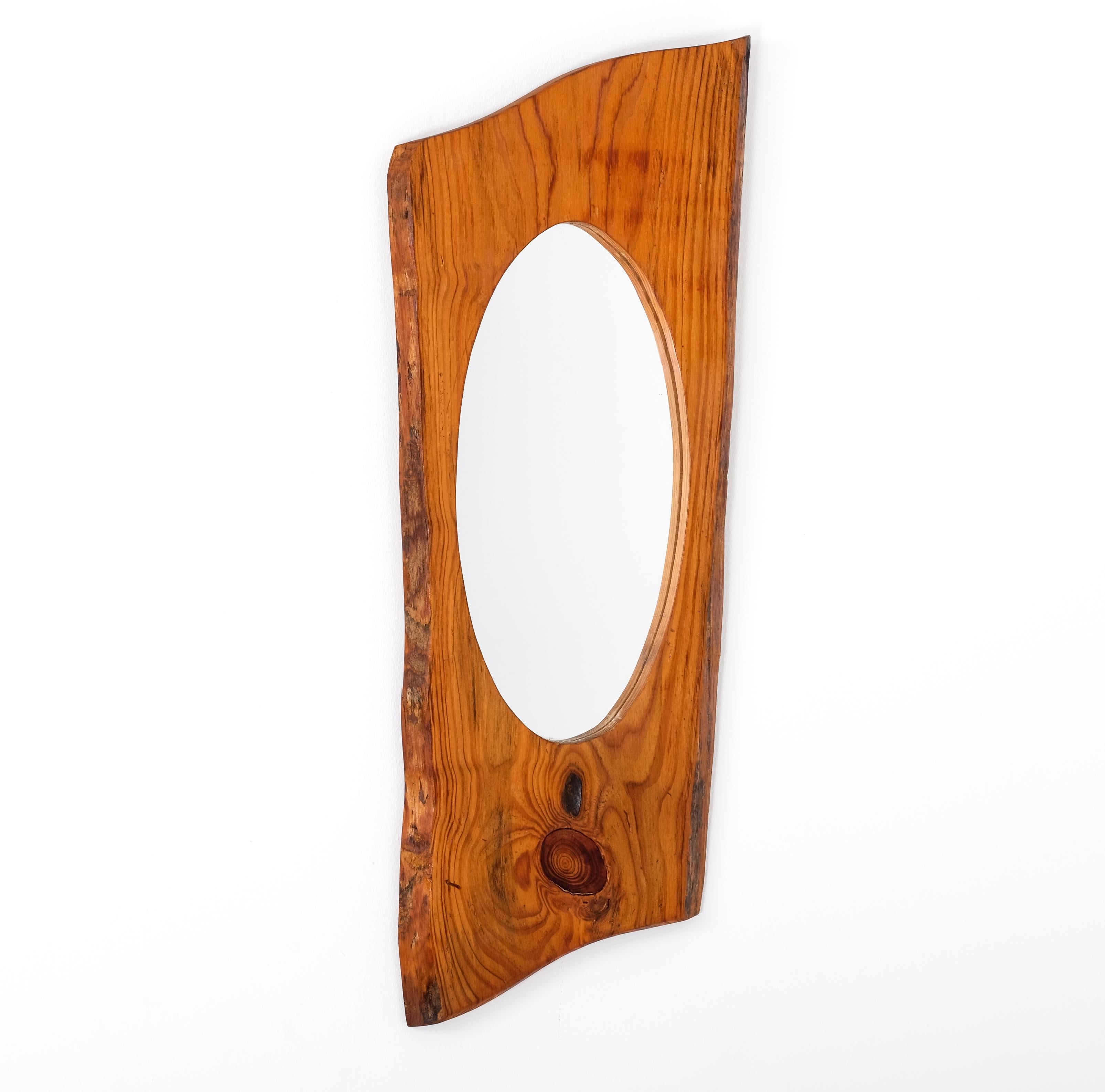Pine wall mirror, Sweden, 1960s In Good Condition For Sale In Stockholm, SE