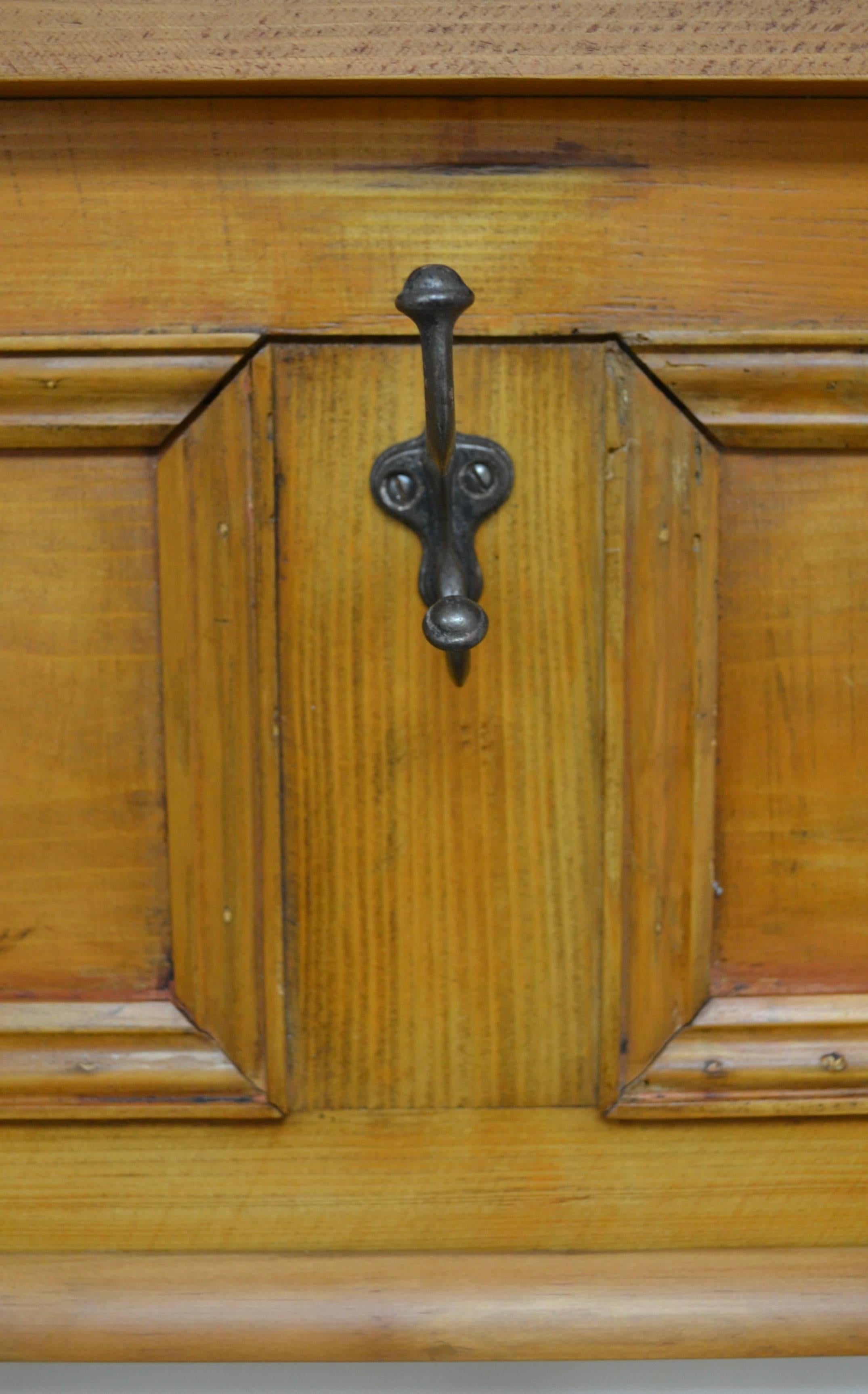 Contemporary Pine Wall-Mounted Hat and Coat Rack