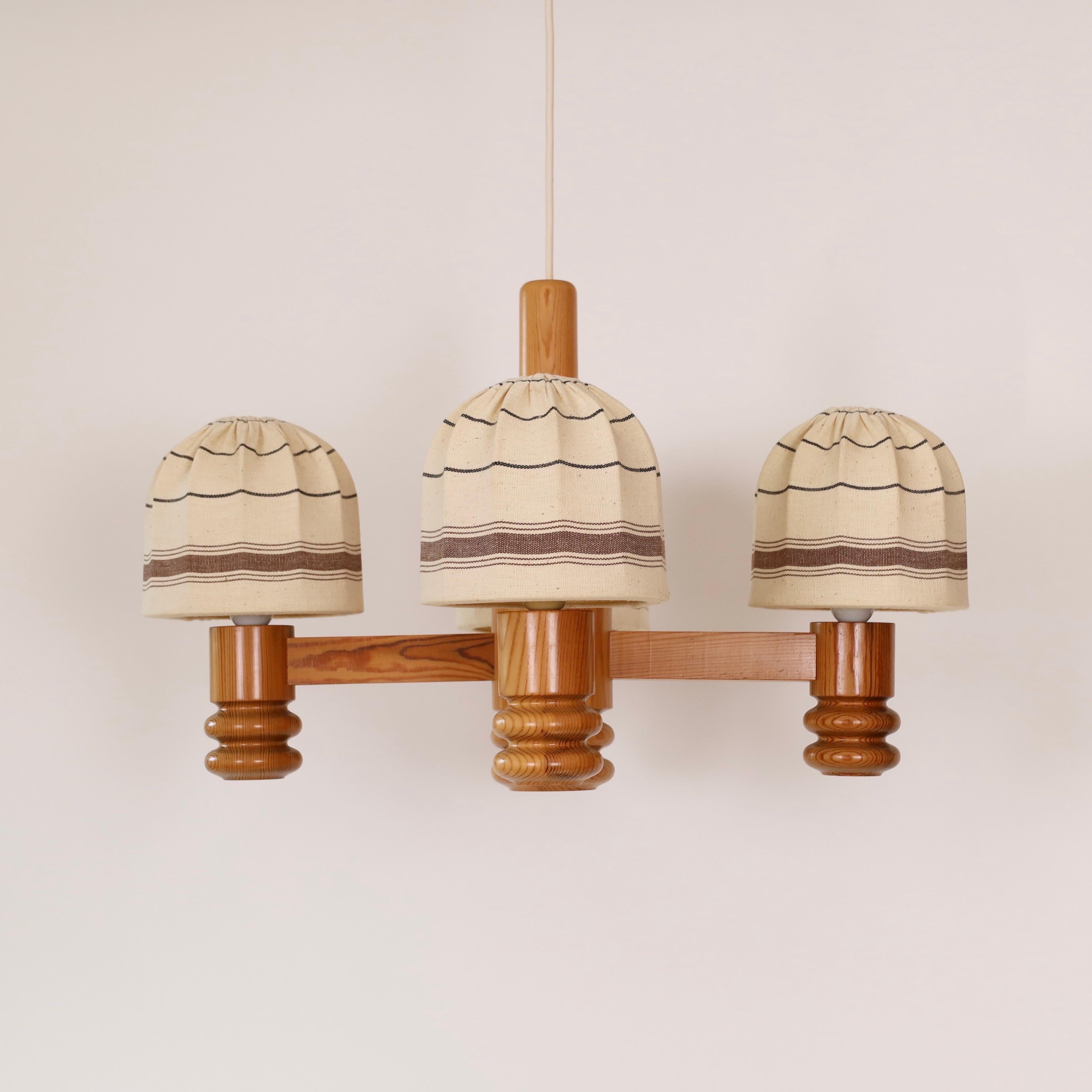 Pine Wood Chandelier by Solbackens Svarveri, Sweden, 1970s In Good Condition In Værløse, DK