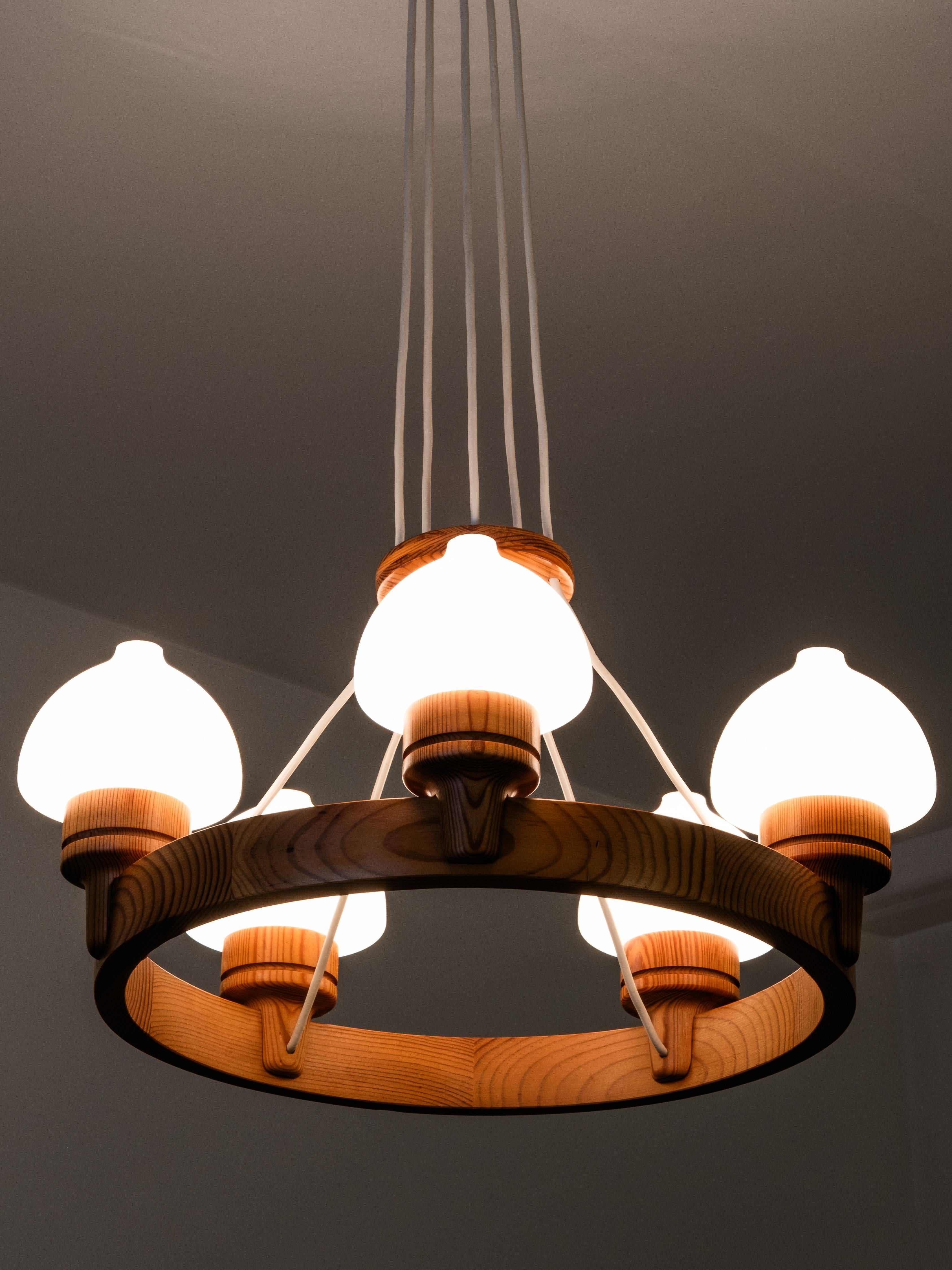 Lustre en bois de pin par Uno Dahlen pour Aneta, Suède, 1970 en vente 4