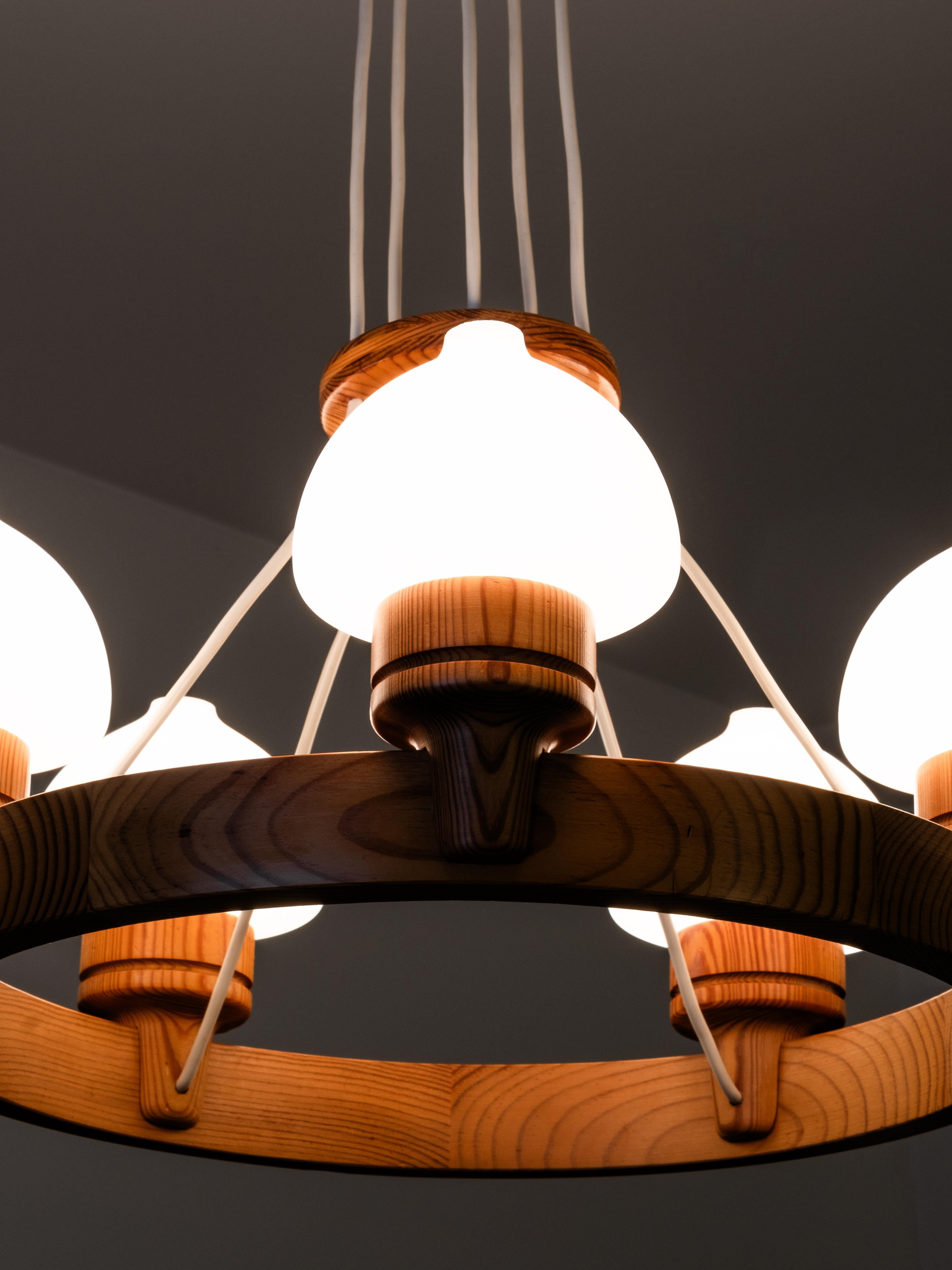 Lustre en bois de pin par Uno Dahlen pour Aneta, Suède, 1970 en vente 6