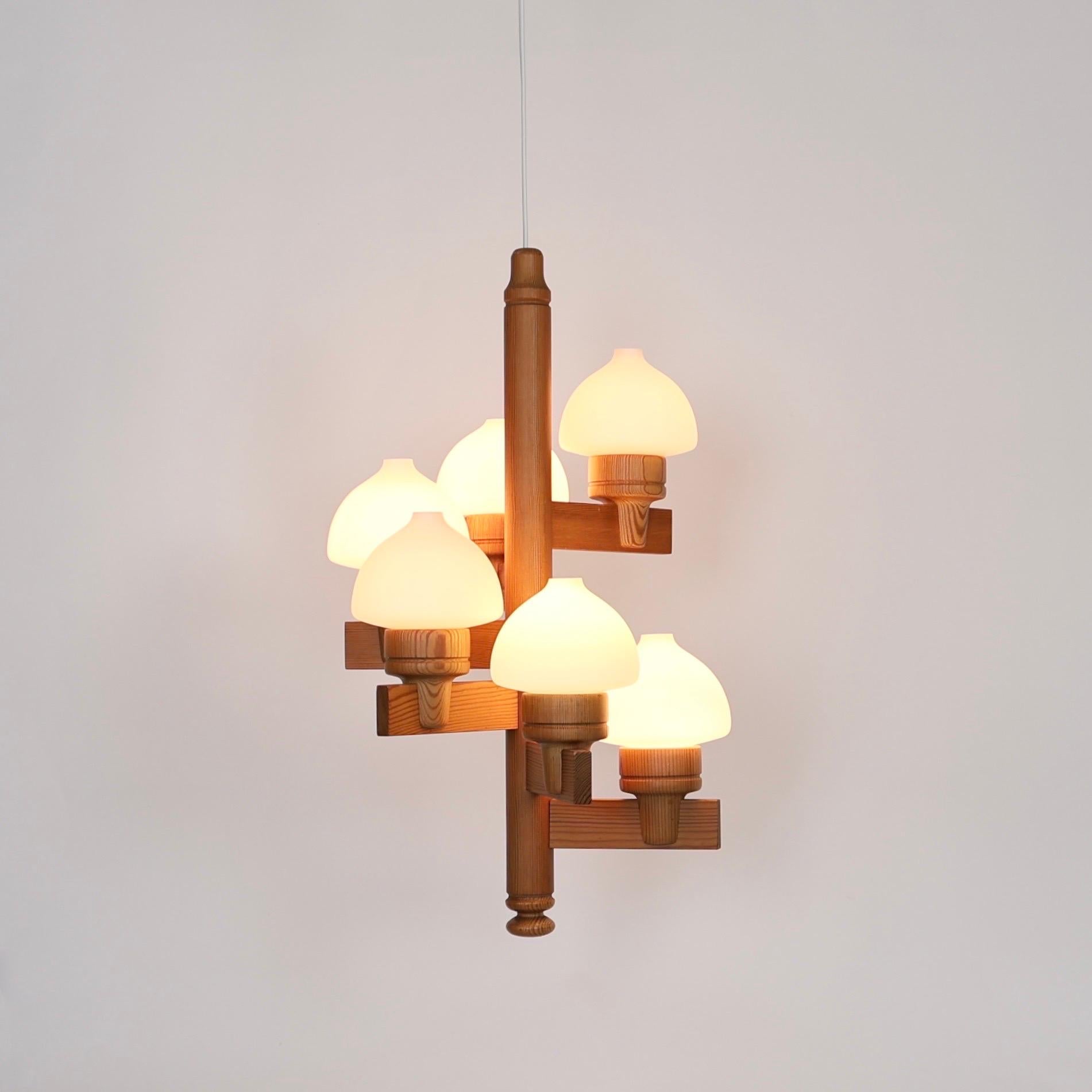 Lustre en bois de pin par Uno Dahlen pour Aneta, Suède, 1970 en vente 1