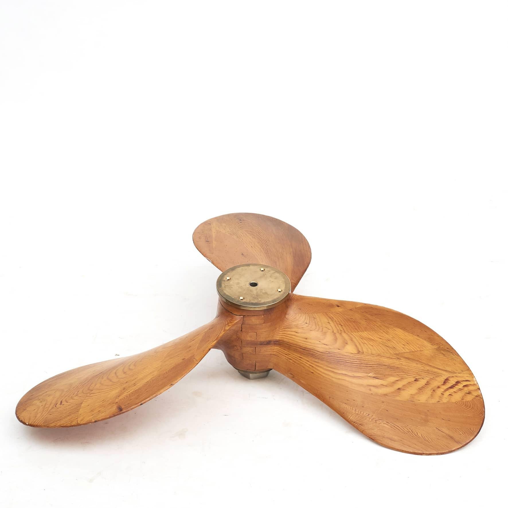 A high carpentry quality pine model of a three-blade ship’s propeller.
Denmark c. 1950.
Special mounted so it can be hung on the wall.

With craftsmanship at its very best this propeller is truly a sculptural and decorative piece.