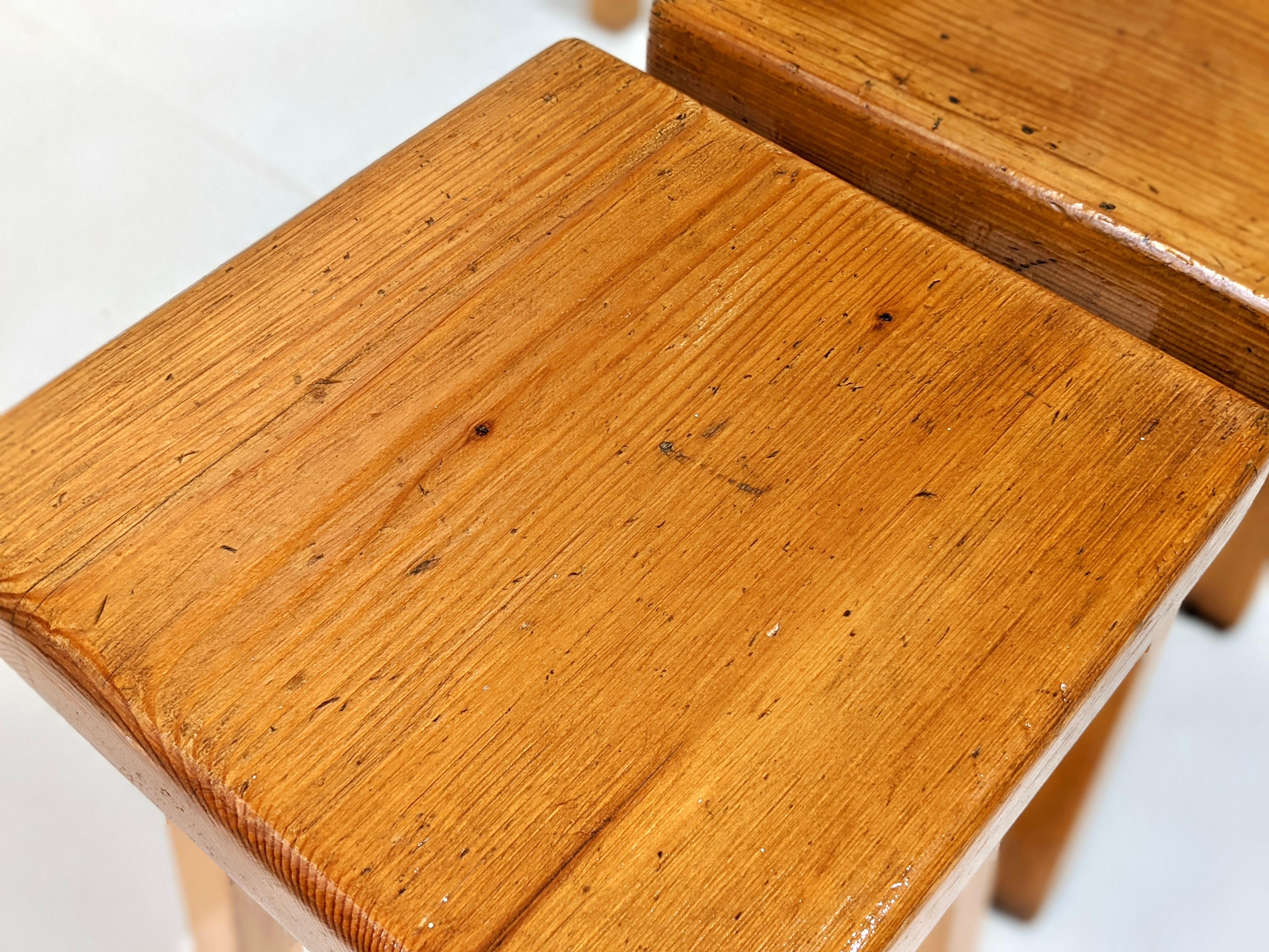 Pine Wood Stool by Charlotte Perriand for Les Arcs 1800 In Good Condition For Sale In lyon, FR