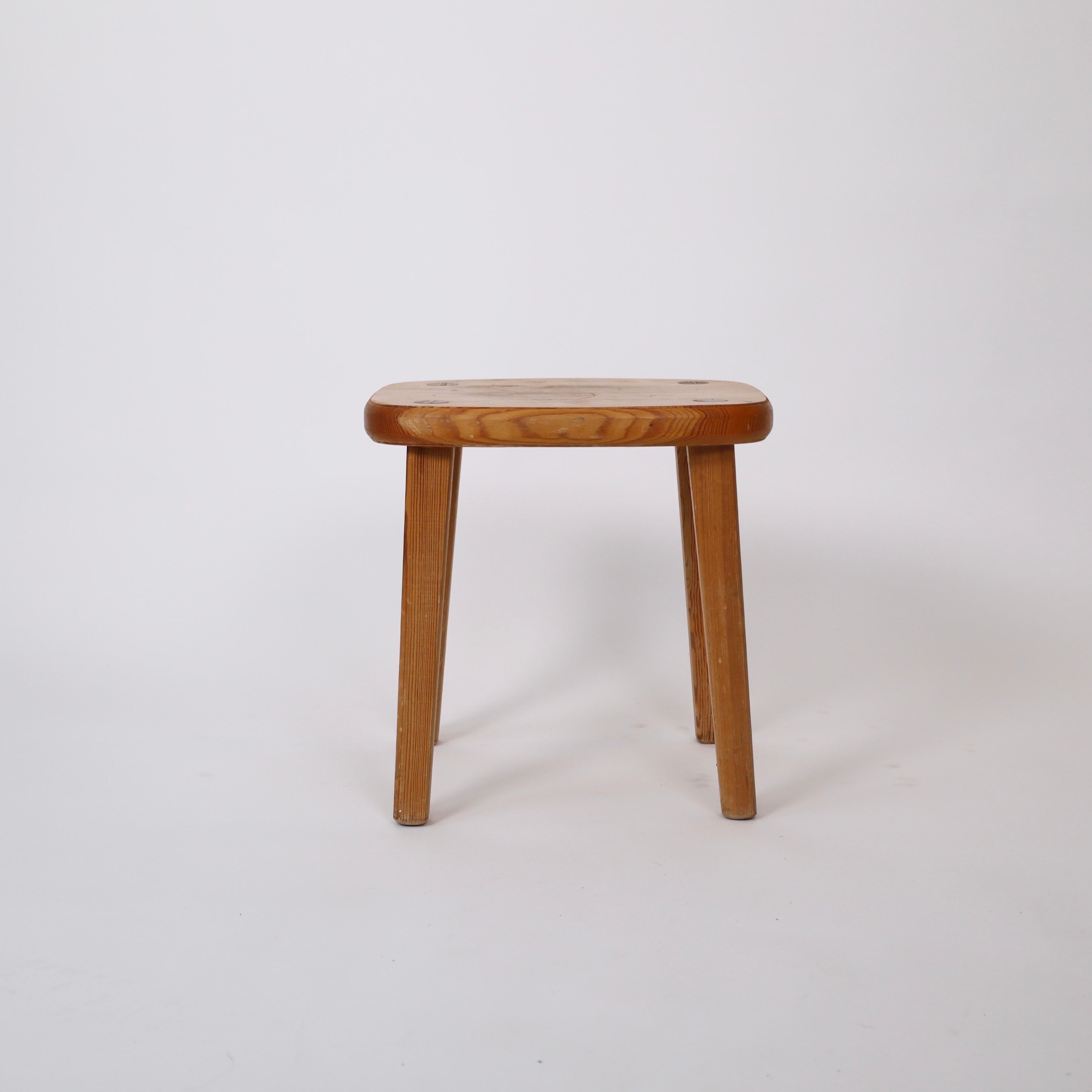 Moderne Tabouret en pin, Suède, années 1970 en vente
