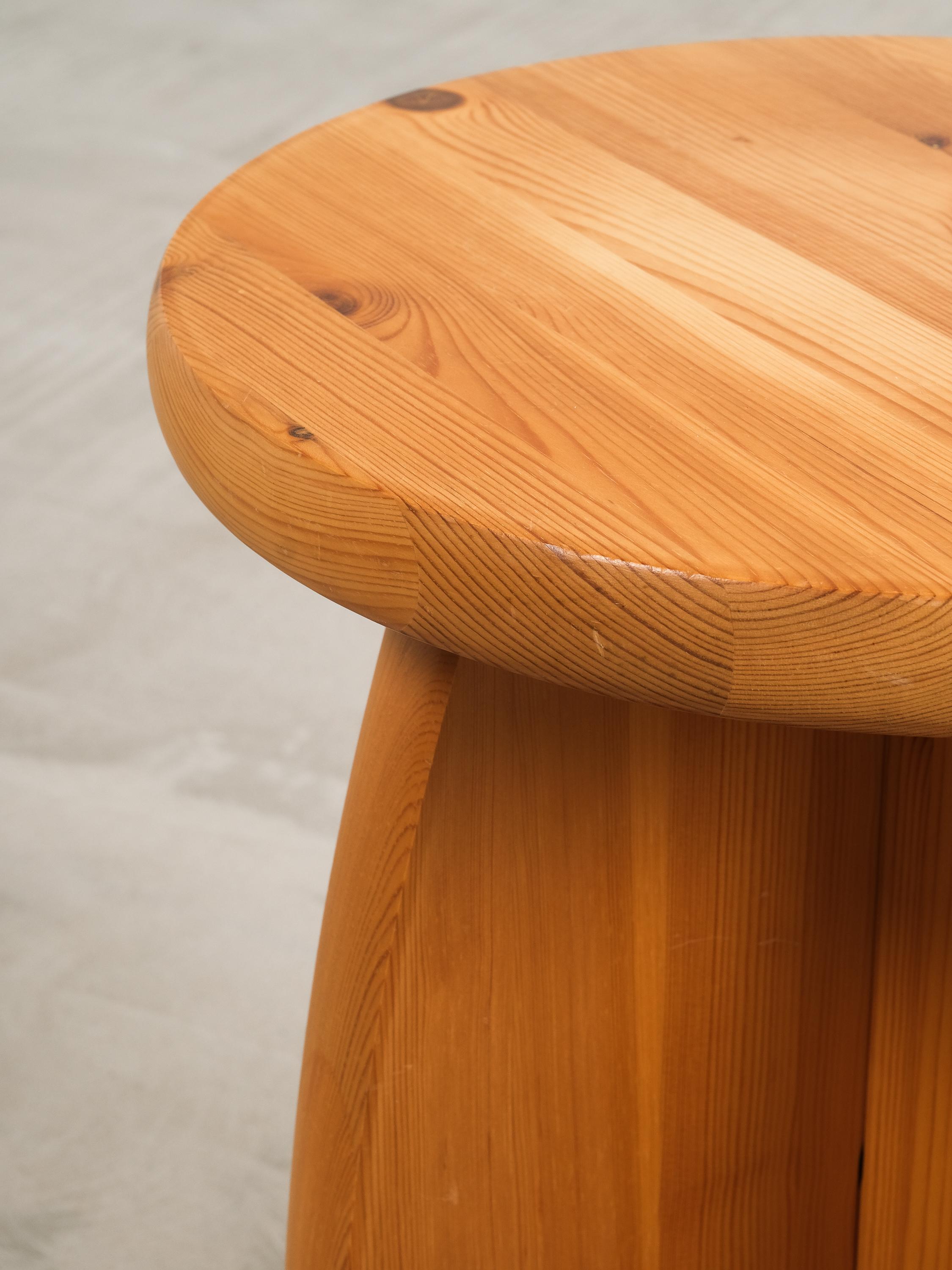 Tabouret en pin, Suède, années 1970 Bon état - En vente à Karis, Nyland