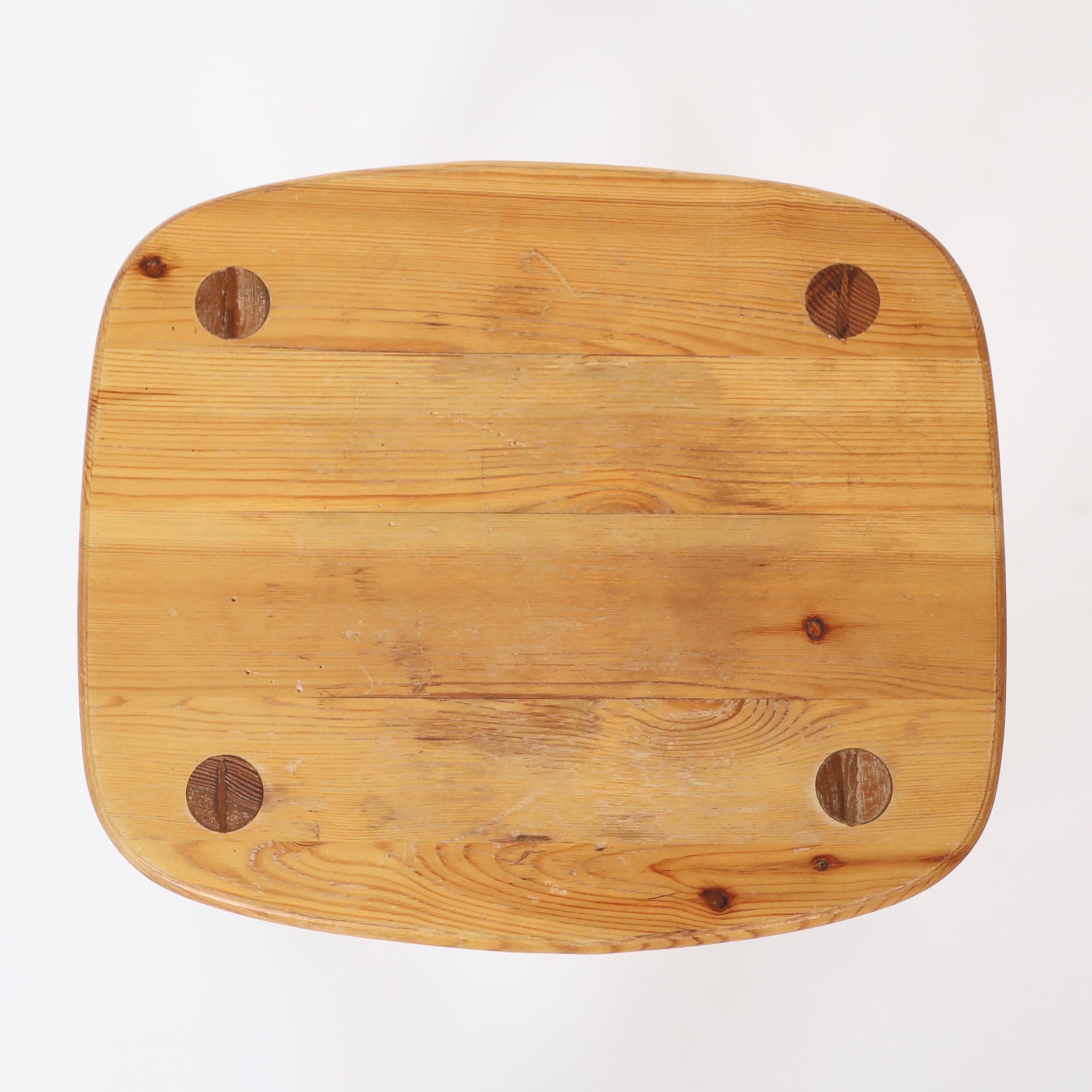 Tabouret en pin, Suède, années 1970 en vente 1