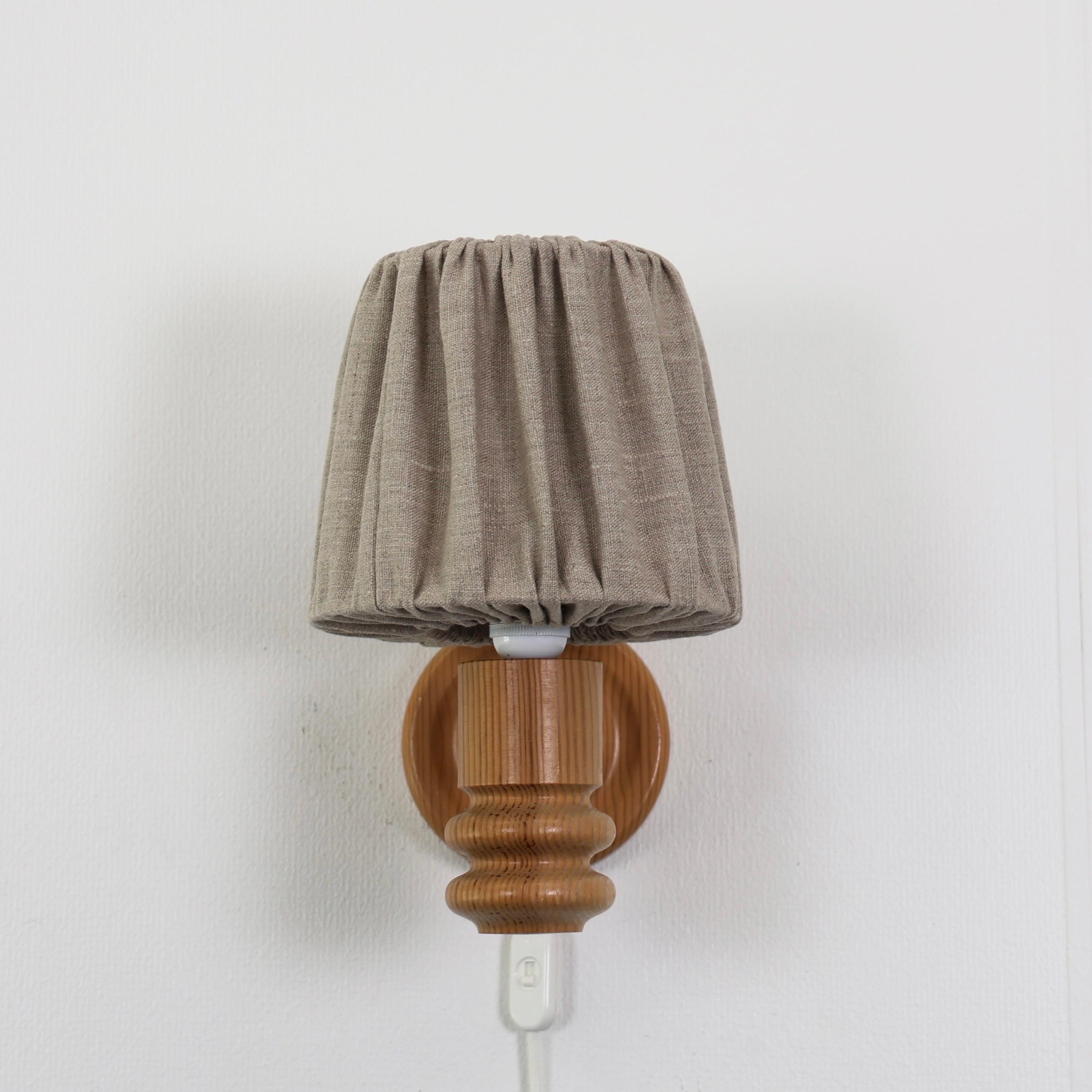 Tessuto Lampada da parete in Wood Wood di Solbackens Svarveri, Svezia, anni '70 in vendita