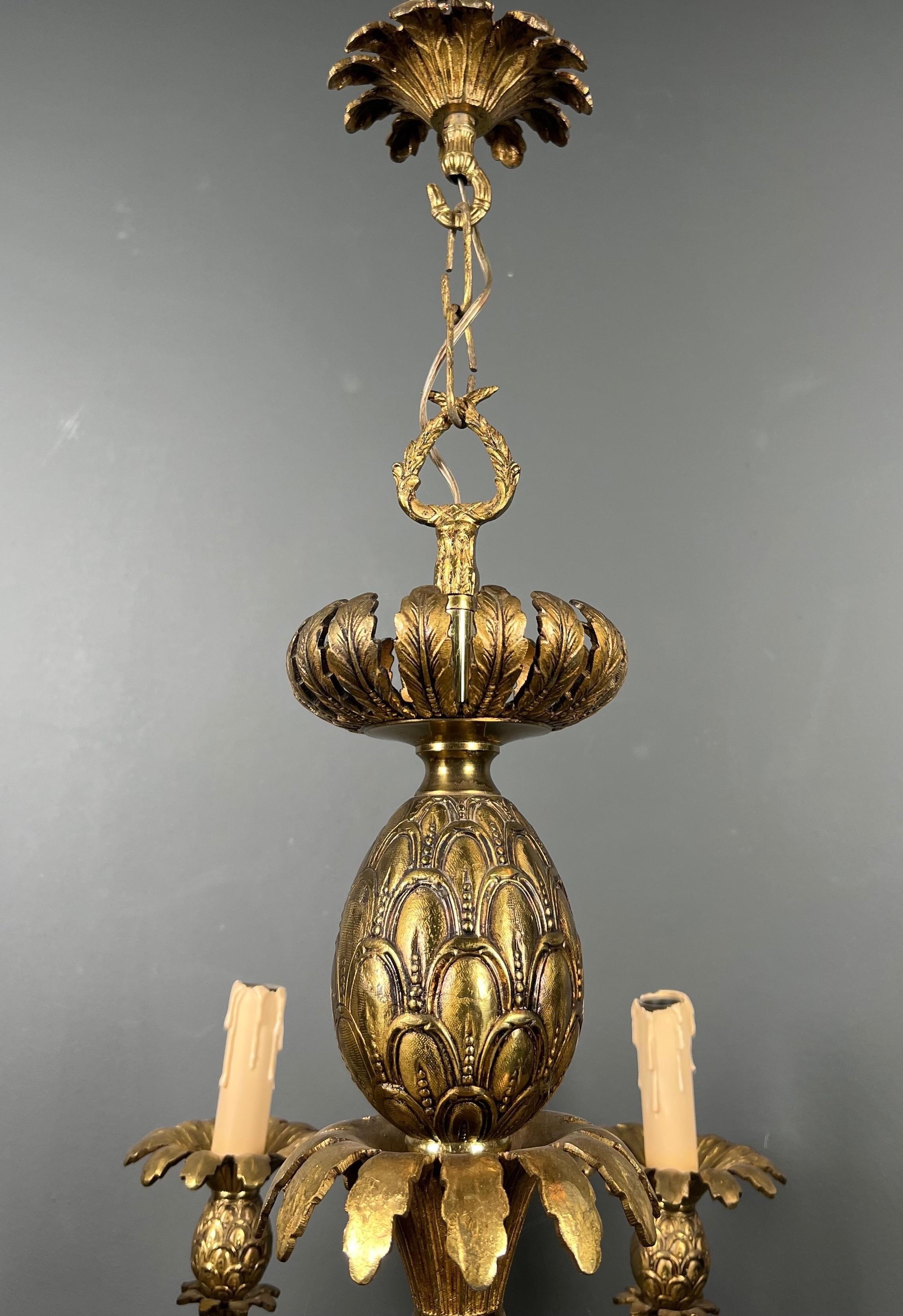Pineapple Bronze Chandelier with 8 Arms in the Style of Maison Charles In Good Condition For Sale In Marcq-en-Barœul, Hauts-de-France
