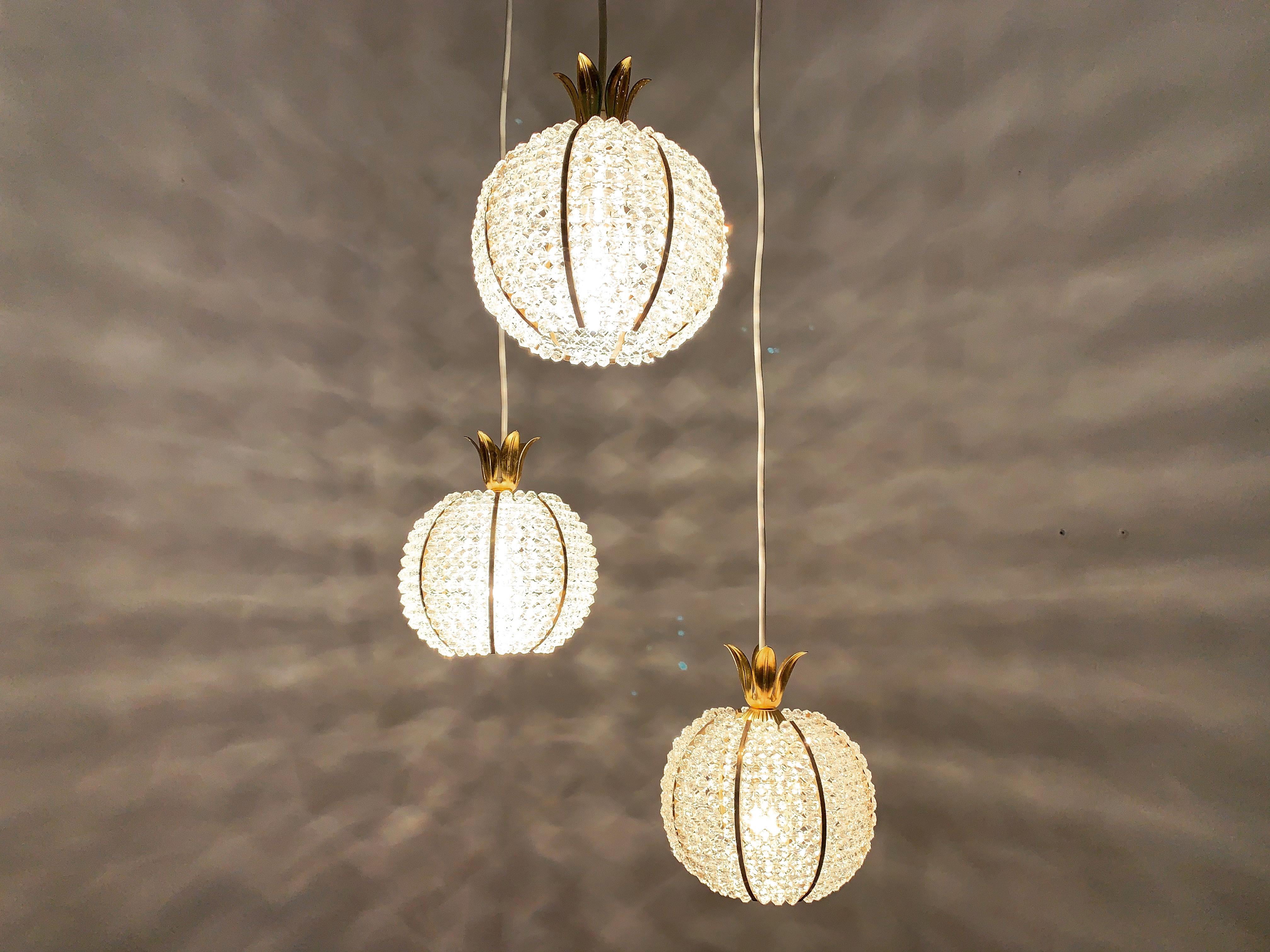 Pineapple Cascading Lamp For Sale 4