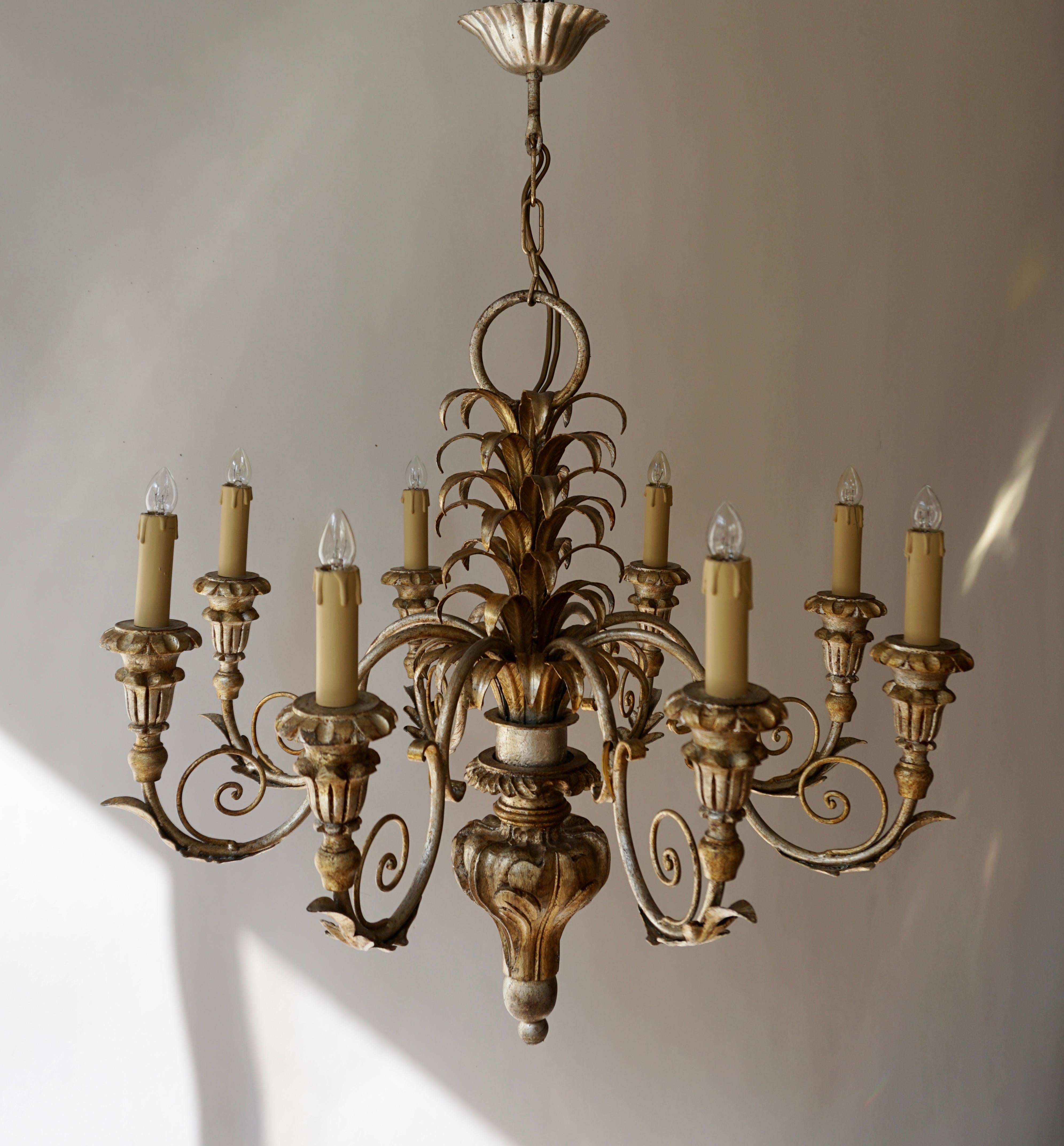 Italian Pineapple Chandelier in Lacquered Wood and Gilt Brass, 1950s For Sale