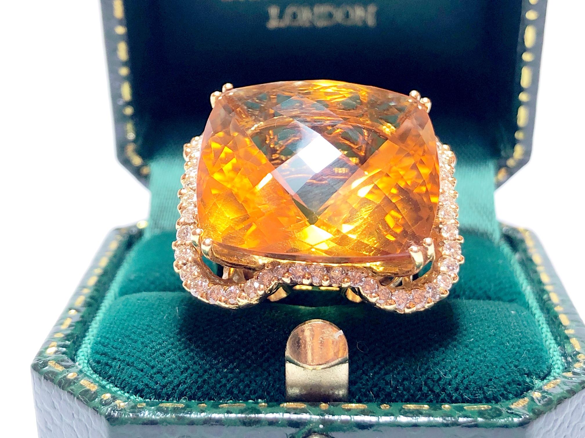 Pineapple-Cut Citrine, Diamond and 18 Carat Gold Dress Ring In Excellent Condition In London, GB